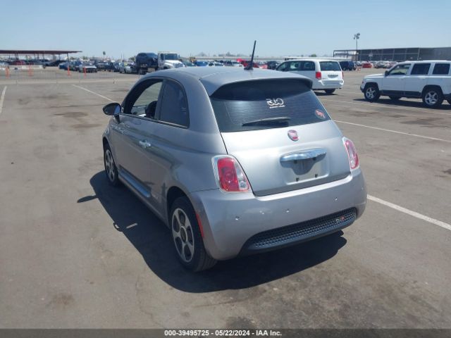 Photo 2 VIN: 3C3CFFGEXFT726089 - FIAT 500E 