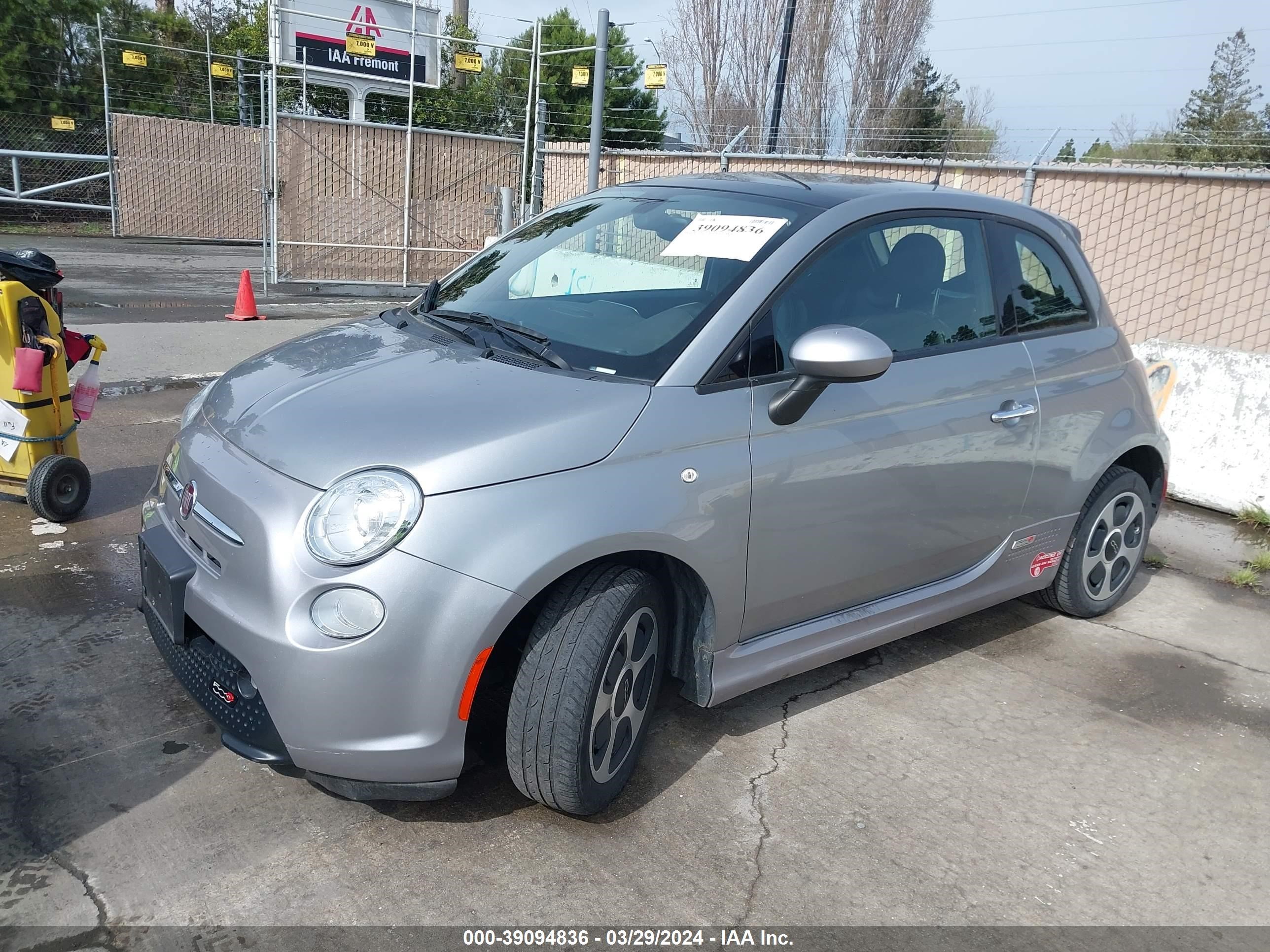 Photo 1 VIN: 3C3CFFGEXHT586192 - FIAT 500 