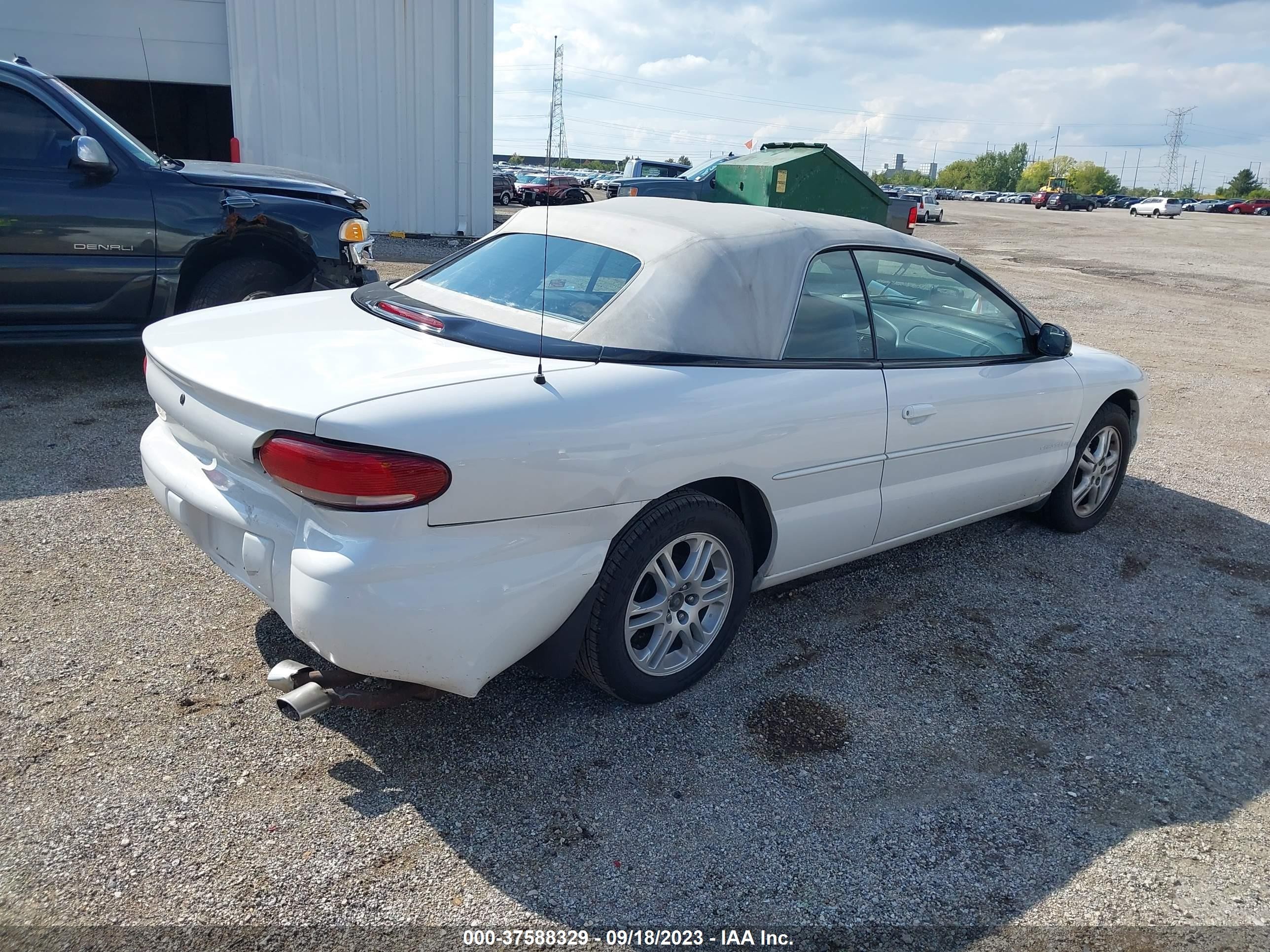 Photo 3 VIN: 3C3EL45H9VT623585 - CHRYSLER SEBRING 