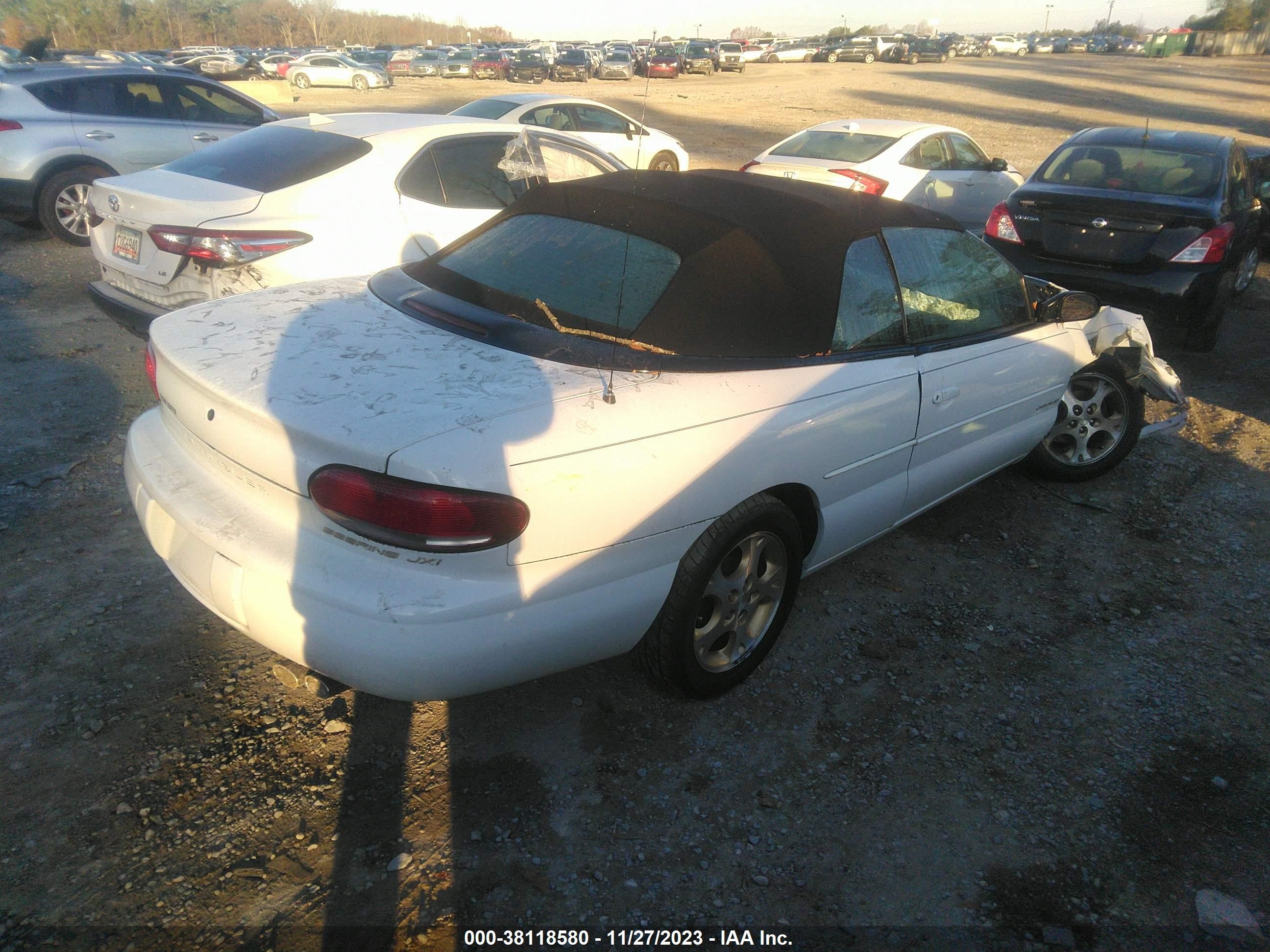 Photo 3 VIN: 3C3EL55H3XT560783 - CHRYSLER SEBRING 