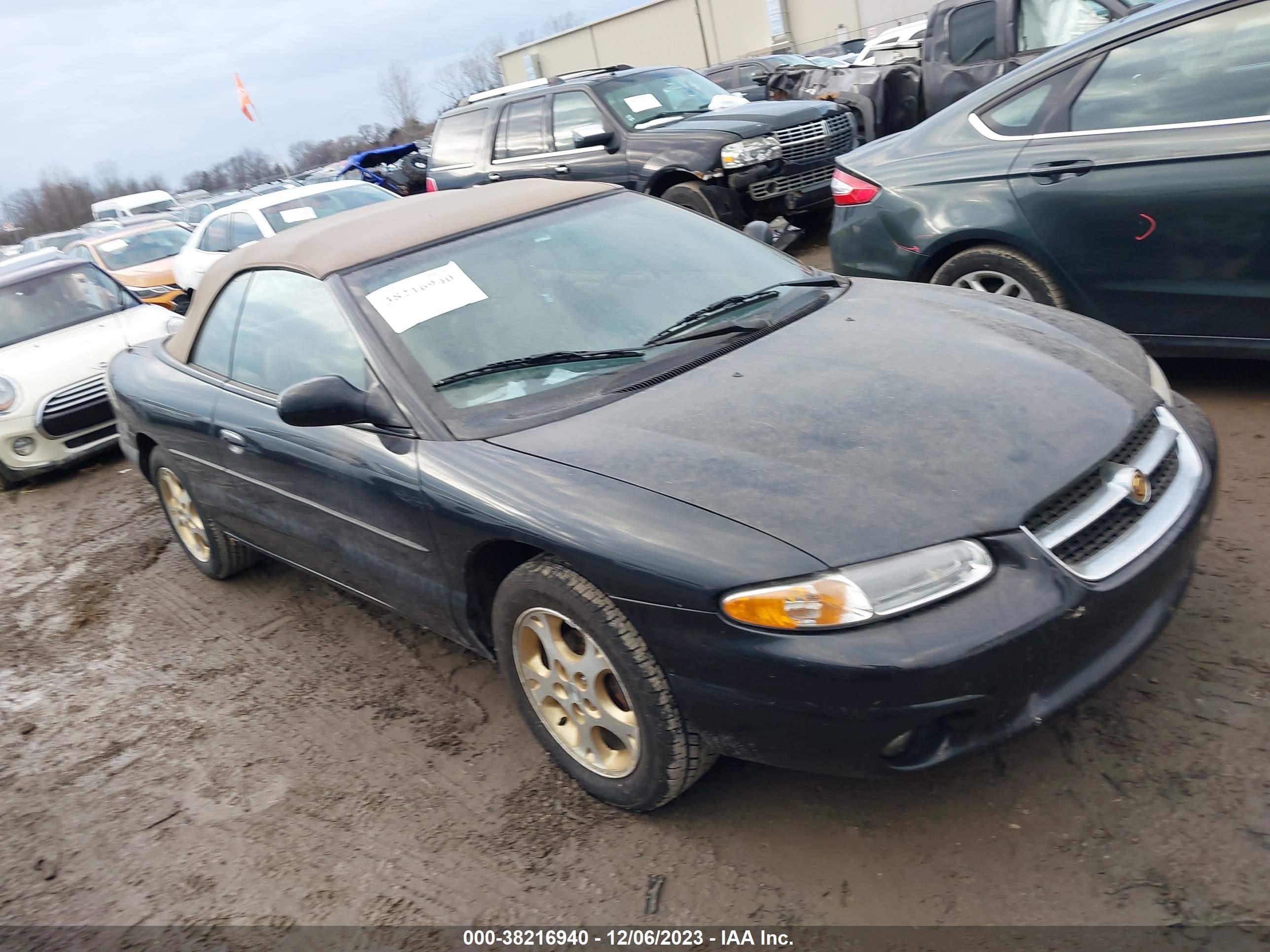 Photo 0 VIN: 3C3EL55H4WT333567 - CHRYSLER SEBRING 