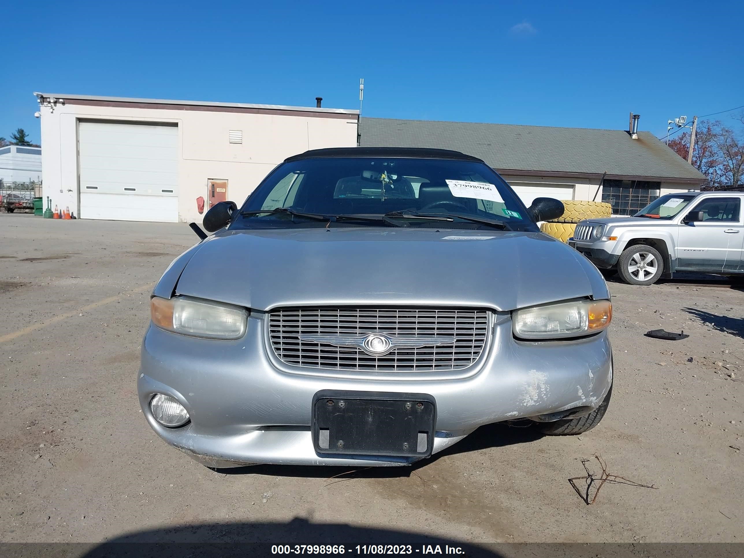 Photo 11 VIN: 3C3EL55H6YT208038 - CHRYSLER SEBRING 