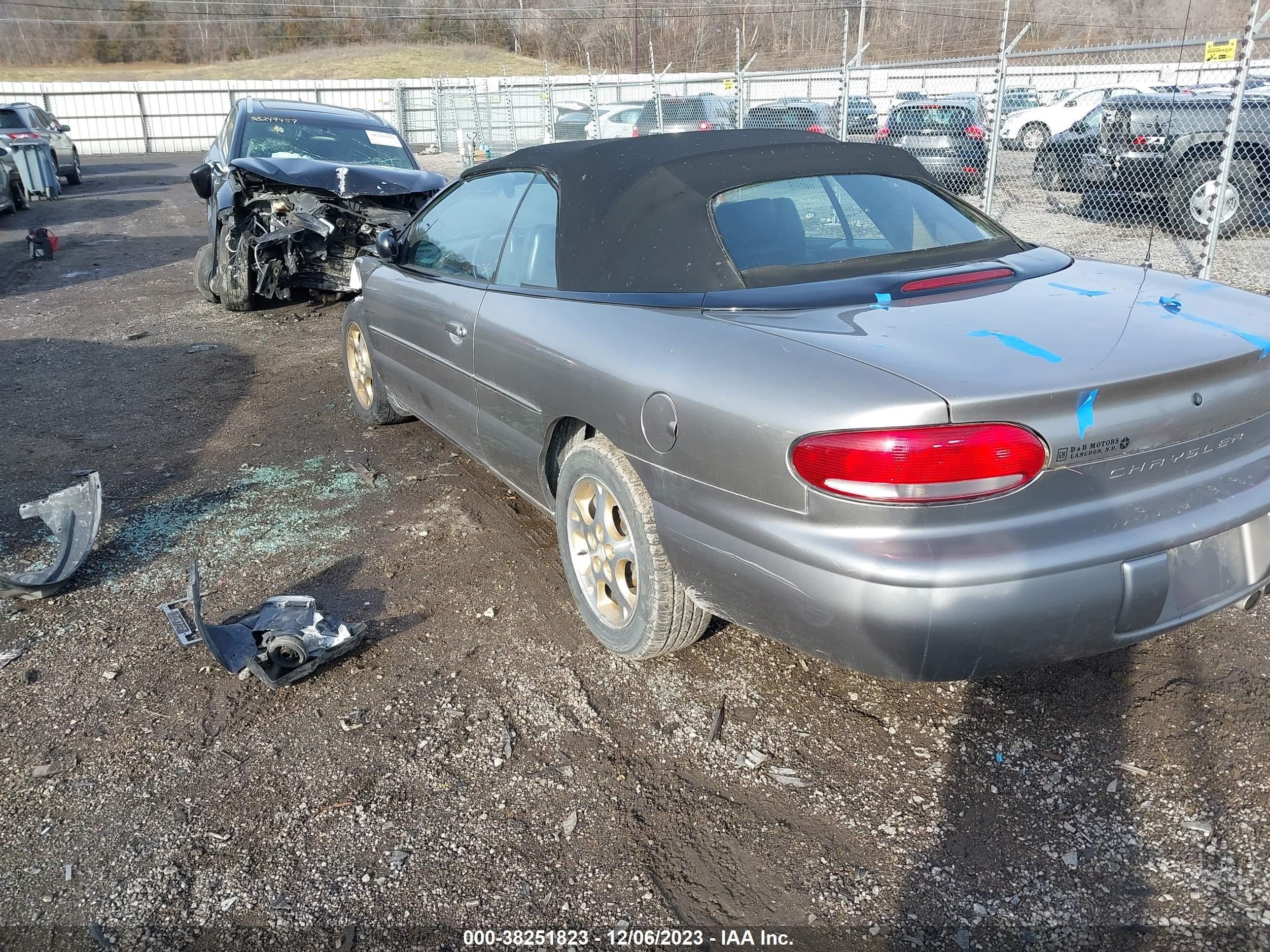 Photo 2 VIN: 3C3EL55H7XT560690 - CHRYSLER SEBRING 