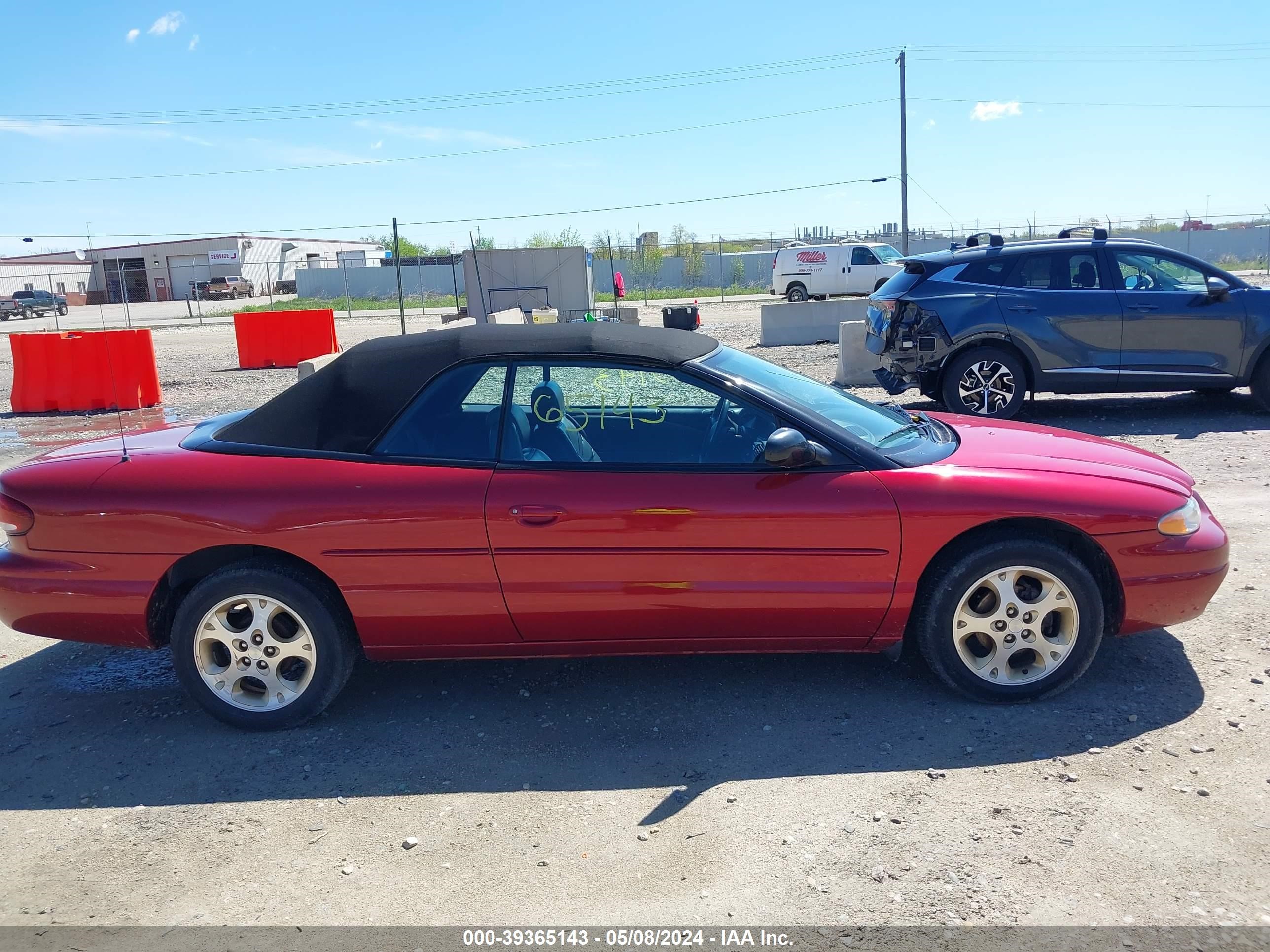 Photo 13 VIN: 3C3EL55H7YT236141 - CHRYSLER SEBRING 