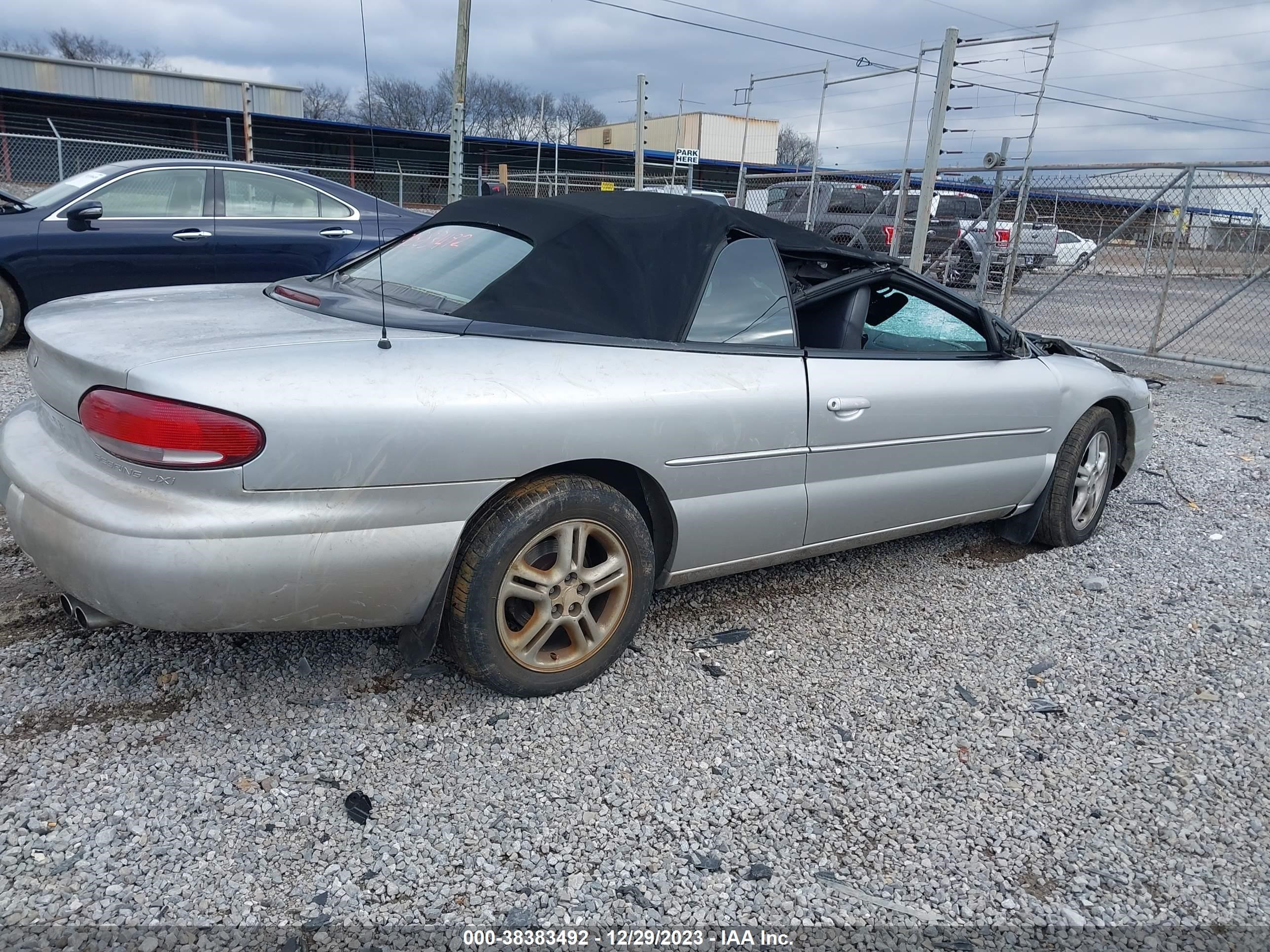 Photo 3 VIN: 3C3EL55HXYT274673 - CHRYSLER SEBRING 