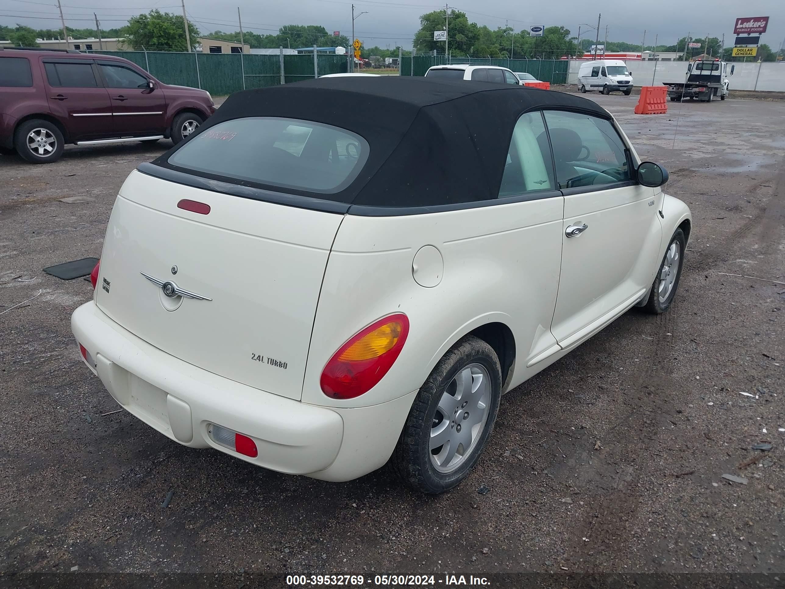 Photo 3 VIN: 3C3EY55E65T330479 - CHRYSLER PT CRUISER 