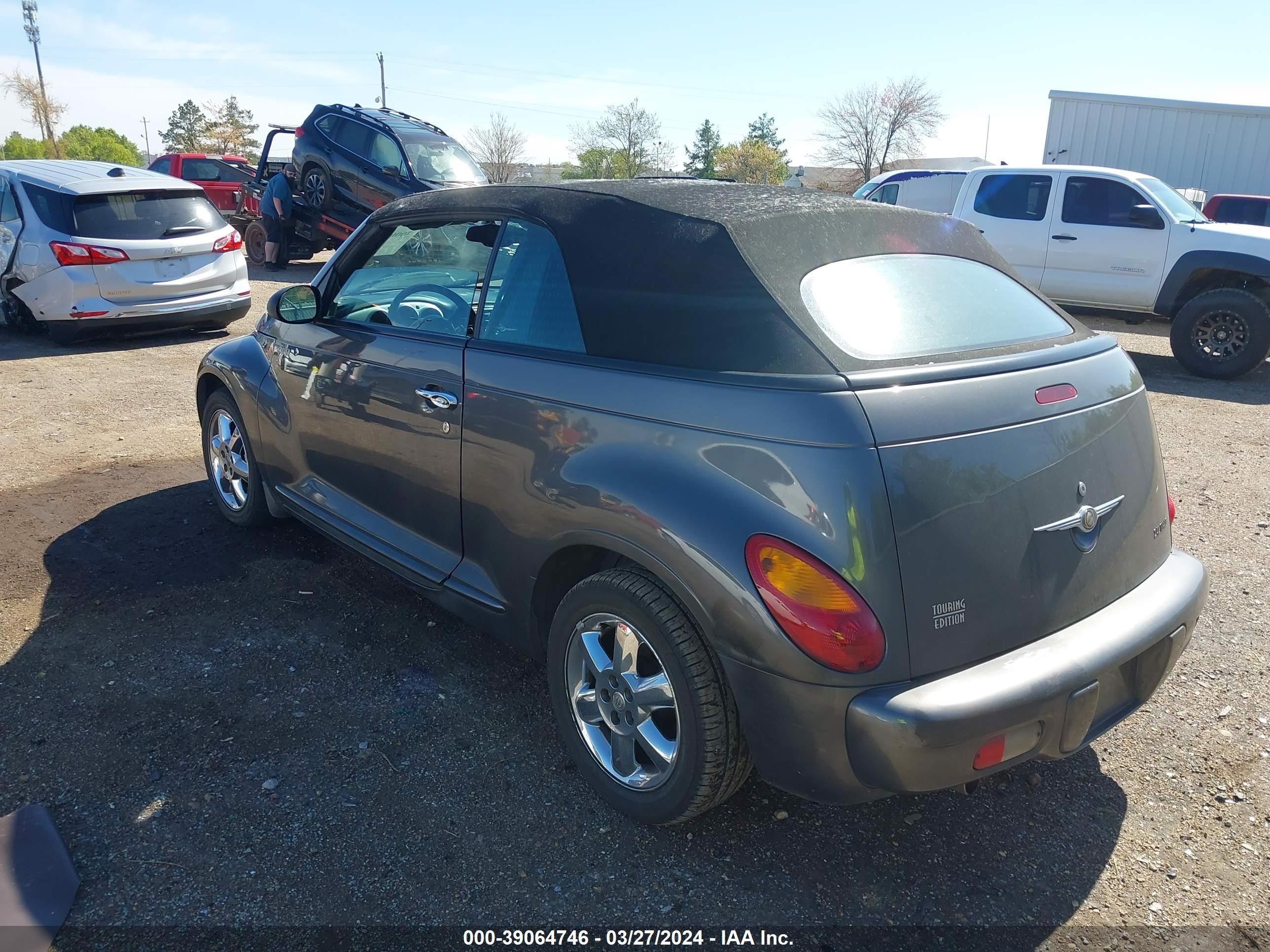 Photo 2 VIN: 3C3EY55EX5T358415 - CHRYSLER PT CRUISER 