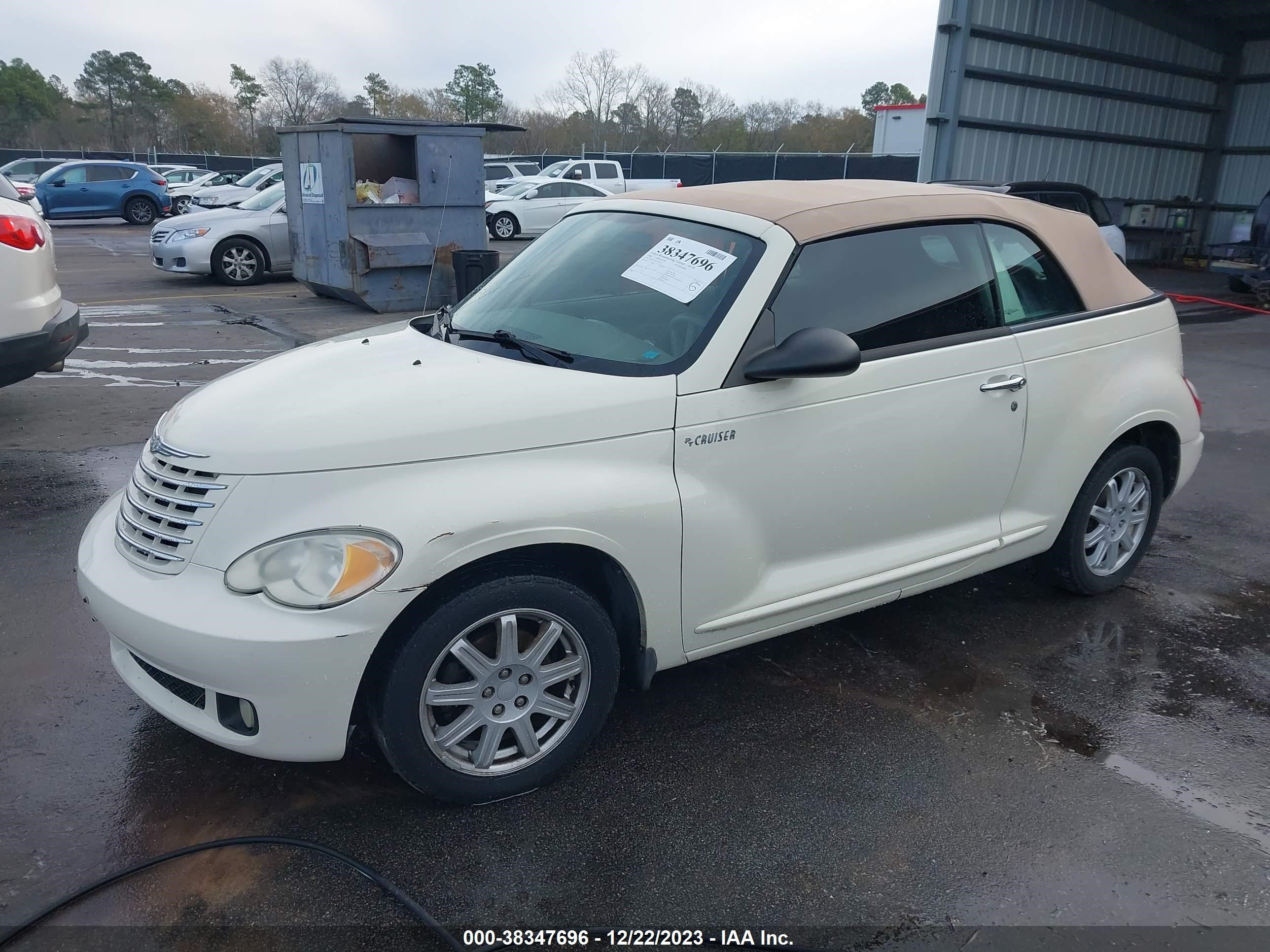 Photo 2 VIN: 3C3HY55E56T341973 - CHRYSLER PT CRUISER 