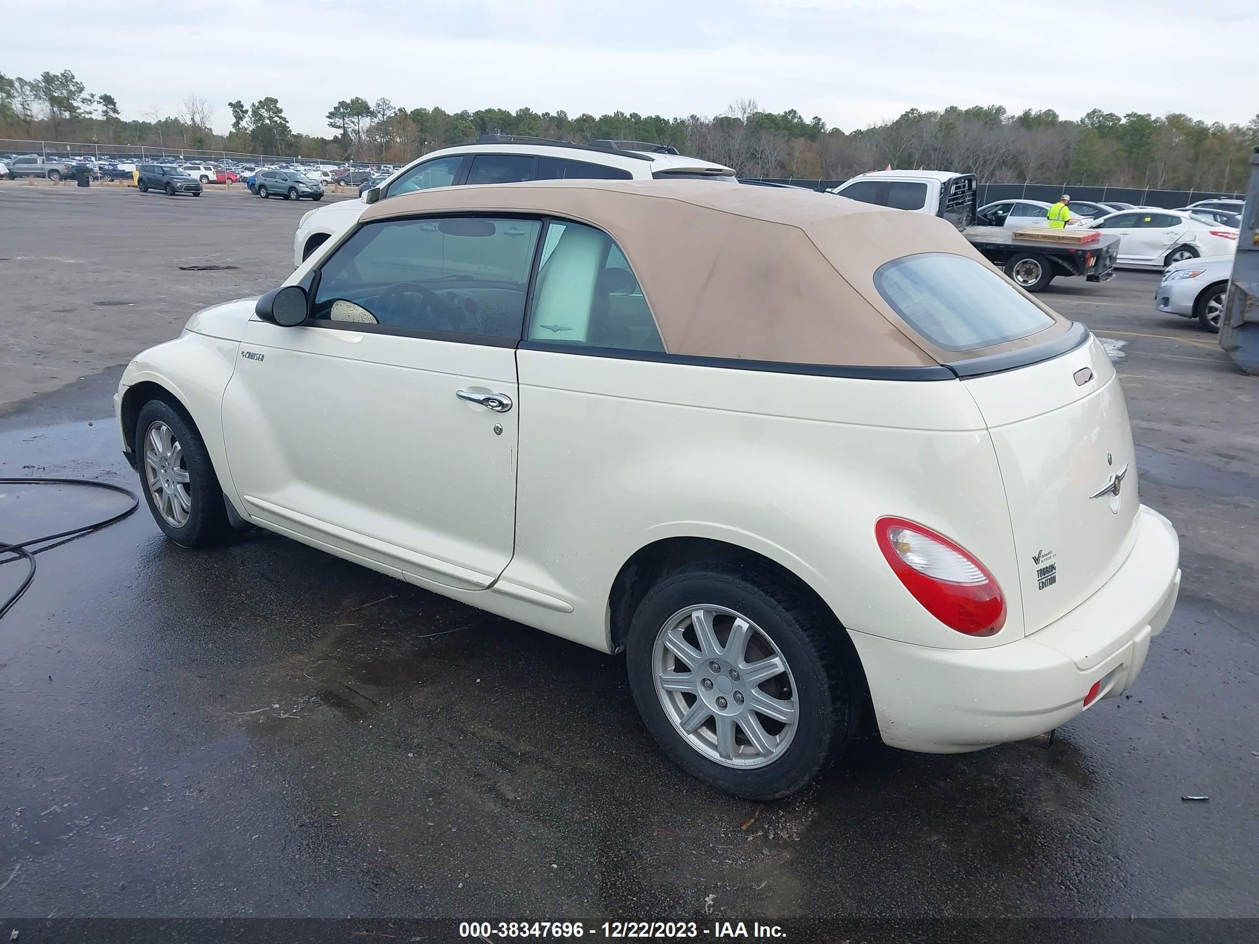 Photo 3 VIN: 3C3HY55E56T341973 - CHRYSLER PT CRUISER 