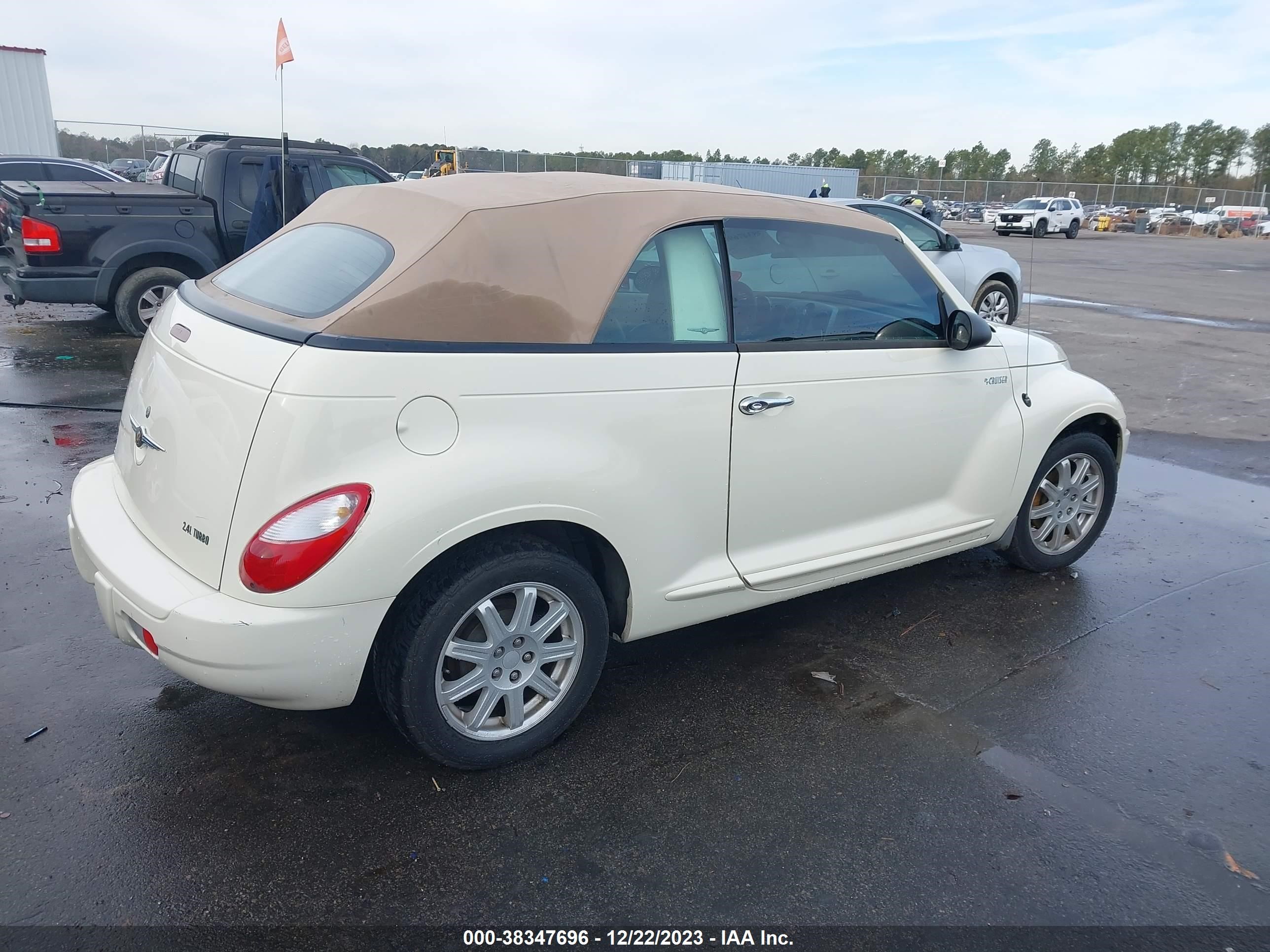 Photo 4 VIN: 3C3HY55E56T341973 - CHRYSLER PT CRUISER 