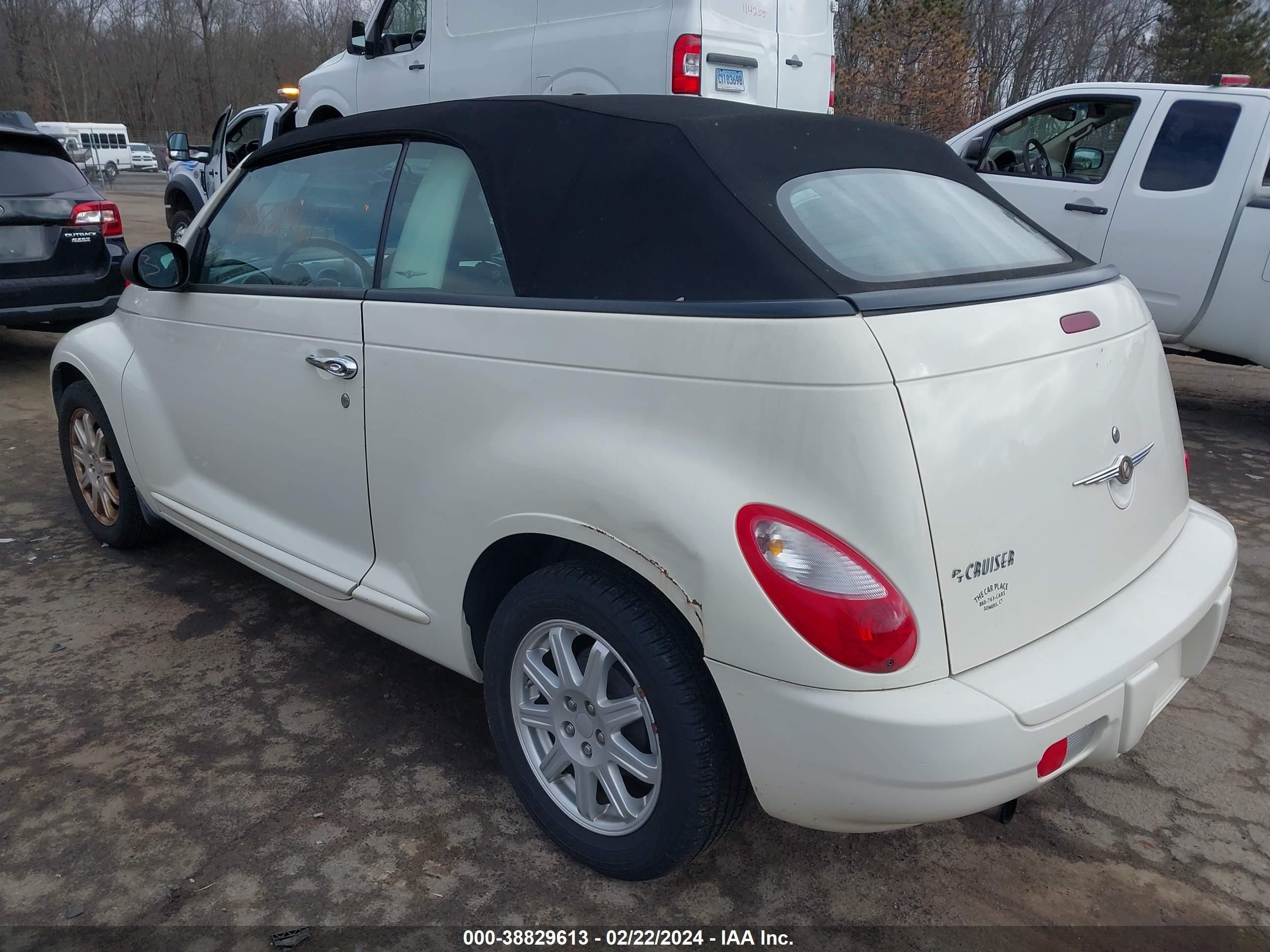 Photo 2 VIN: 3C3HY55X08T121886 - CHRYSLER PT CRUISER 