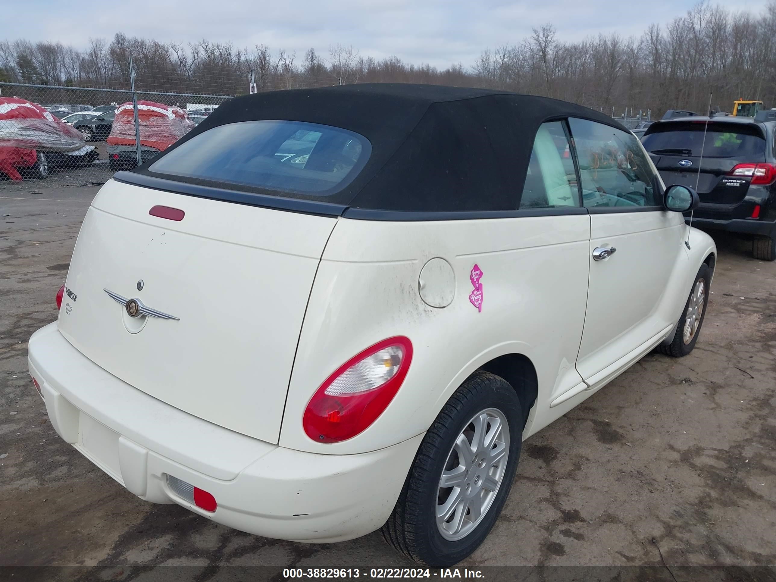 Photo 3 VIN: 3C3HY55X08T121886 - CHRYSLER PT CRUISER 