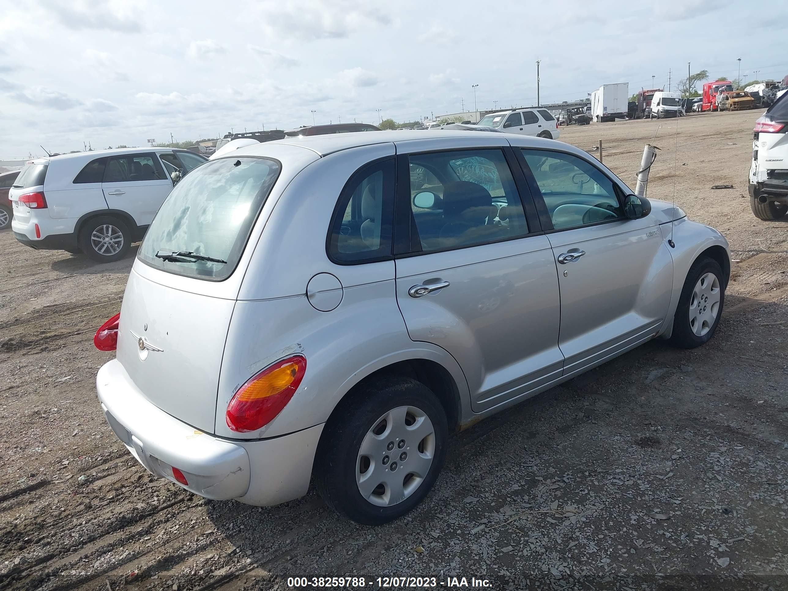 Photo 3 VIN: 3C4FY48B35T609030 - CHRYSLER PT CRUISER 