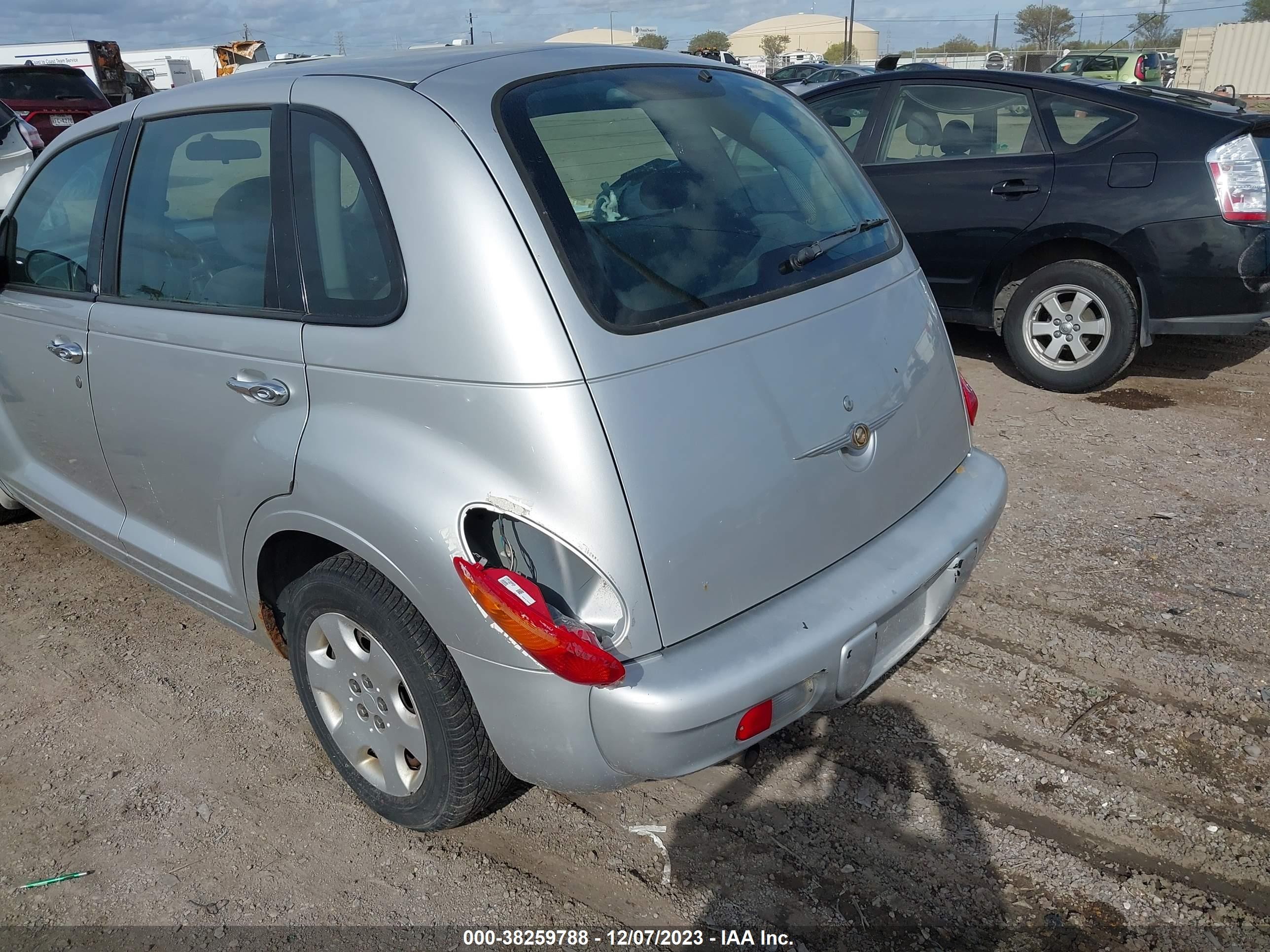 Photo 5 VIN: 3C4FY48B35T609030 - CHRYSLER PT CRUISER 