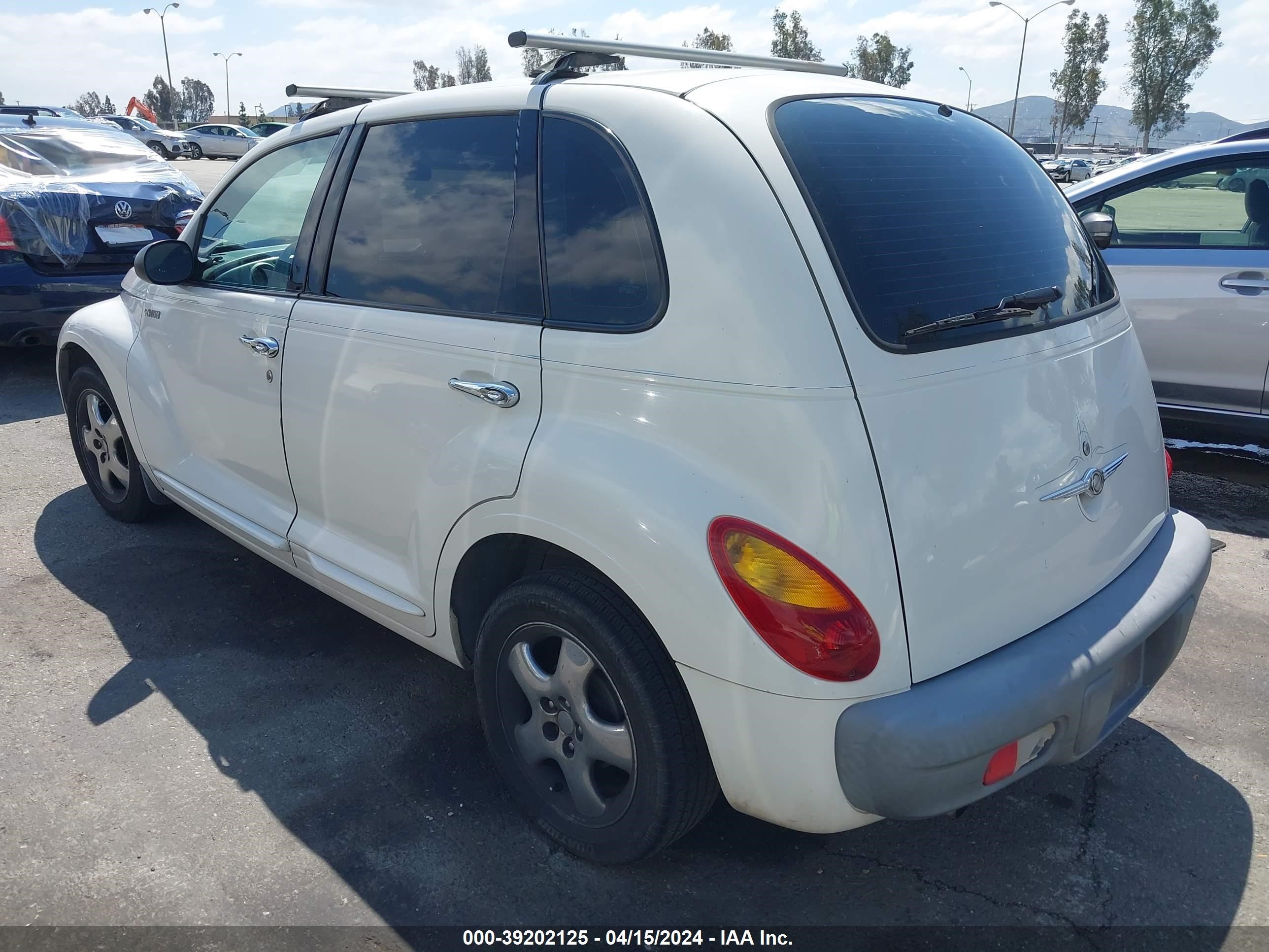 Photo 2 VIN: 3C4FY48B43T556805 - CHRYSLER PT CRUISER 