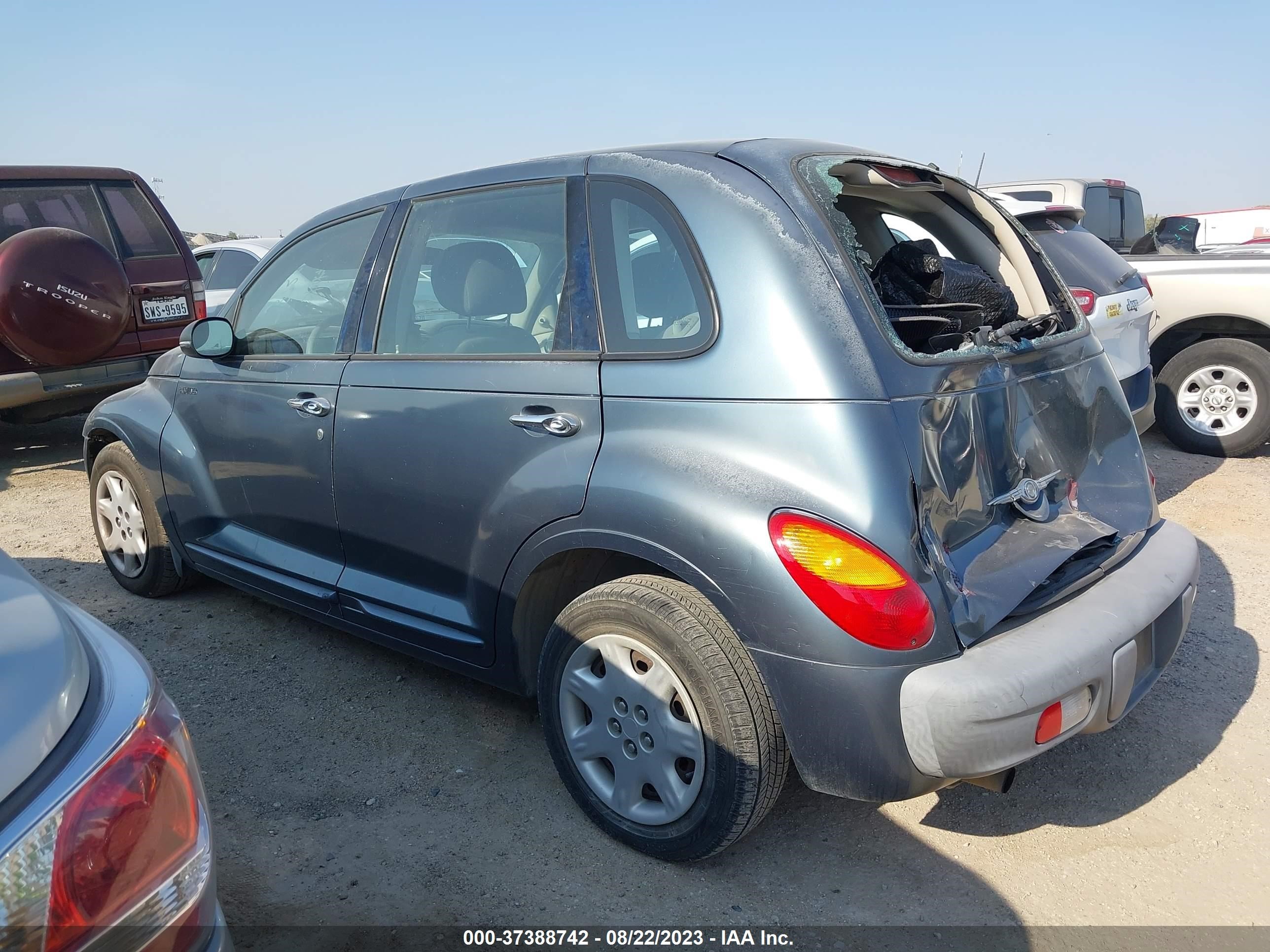 Photo 2 VIN: 3C4FY48B52T306276 - CHRYSLER PT CRUISER 