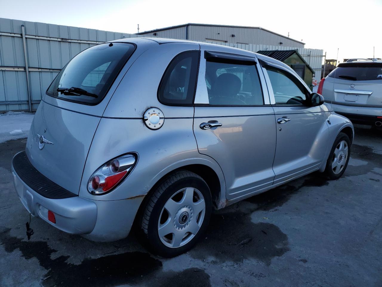 Photo 2 VIN: 3C4FY48B55T517515 - CHRYSLER PT CRUISER 