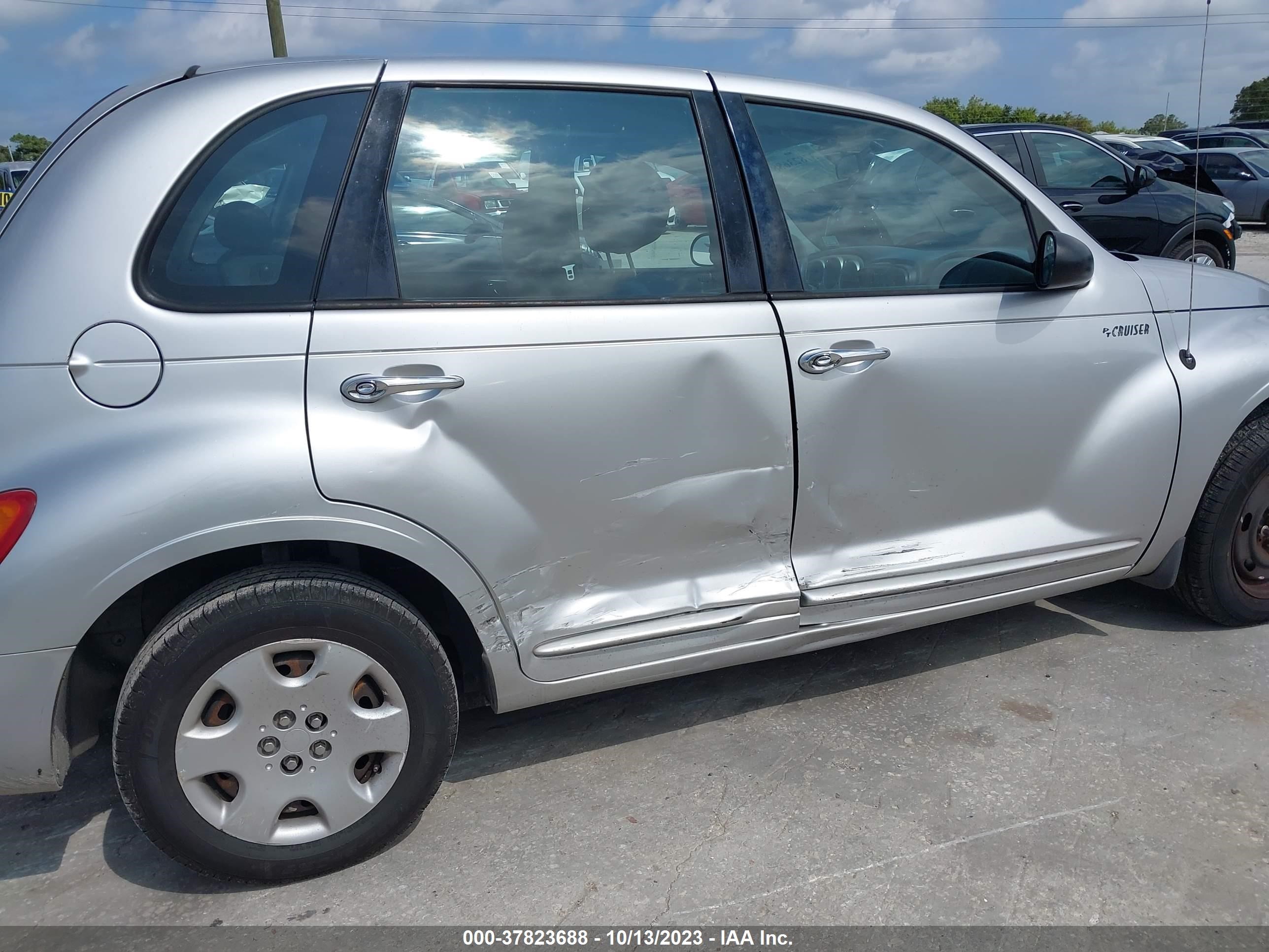 Photo 5 VIN: 3C4FY48B73T549959 - CHRYSLER PT CRUISER 