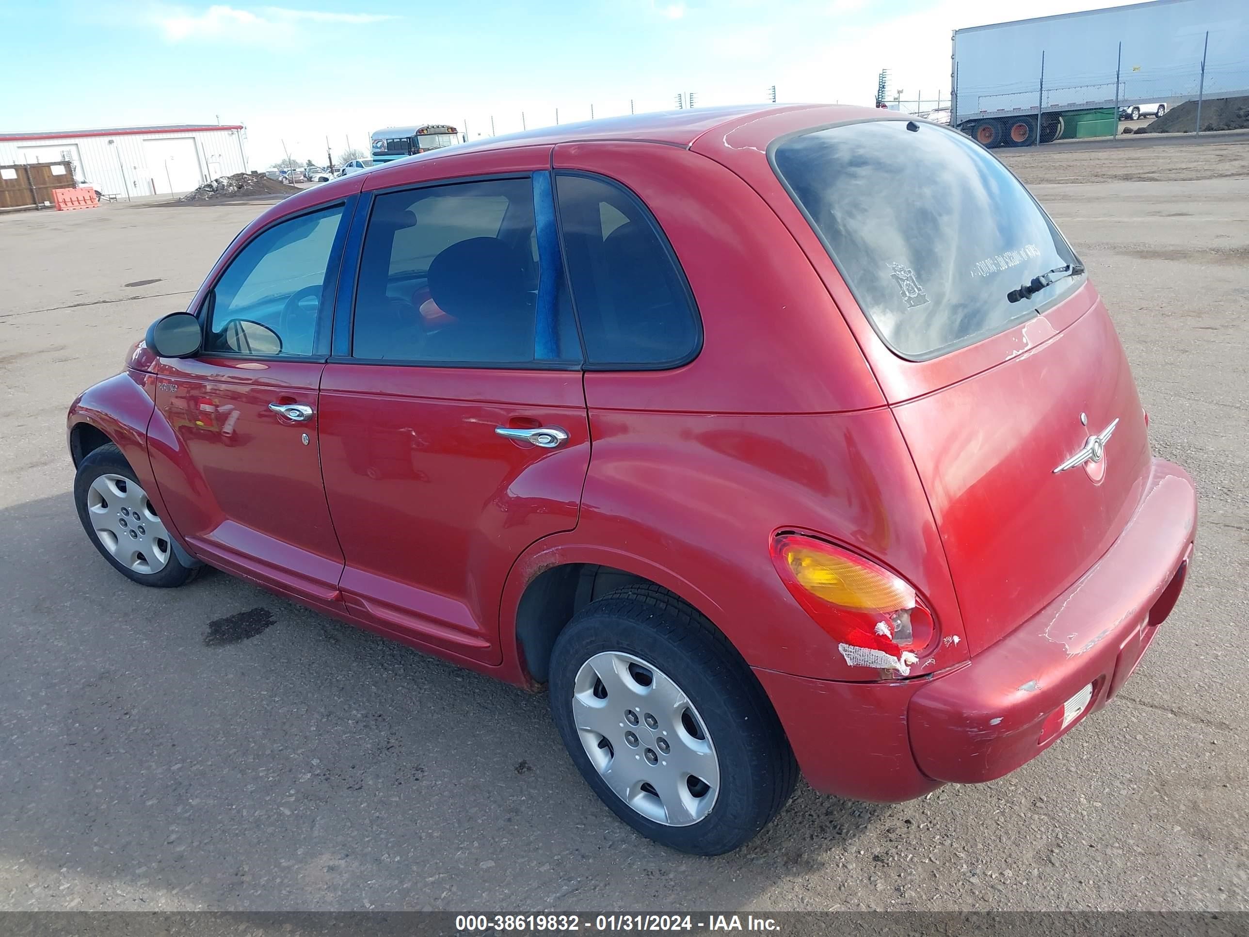 Photo 2 VIN: 3C4FY48B74T252188 - CHRYSLER PT CRUISER 