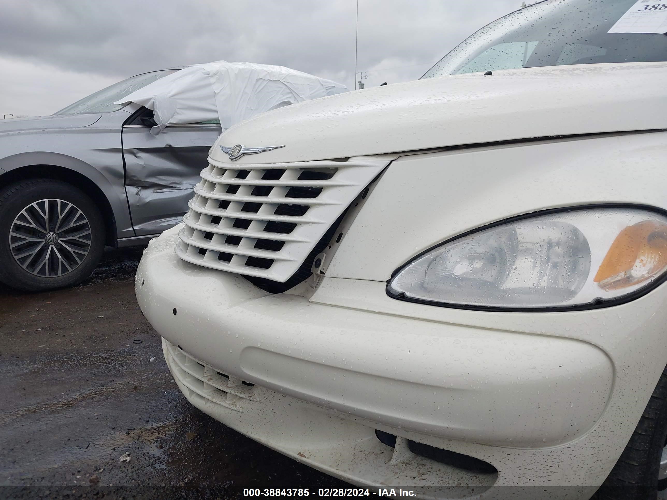 Photo 17 VIN: 3C4FY48B74T267192 - CHRYSLER PT CRUISER 