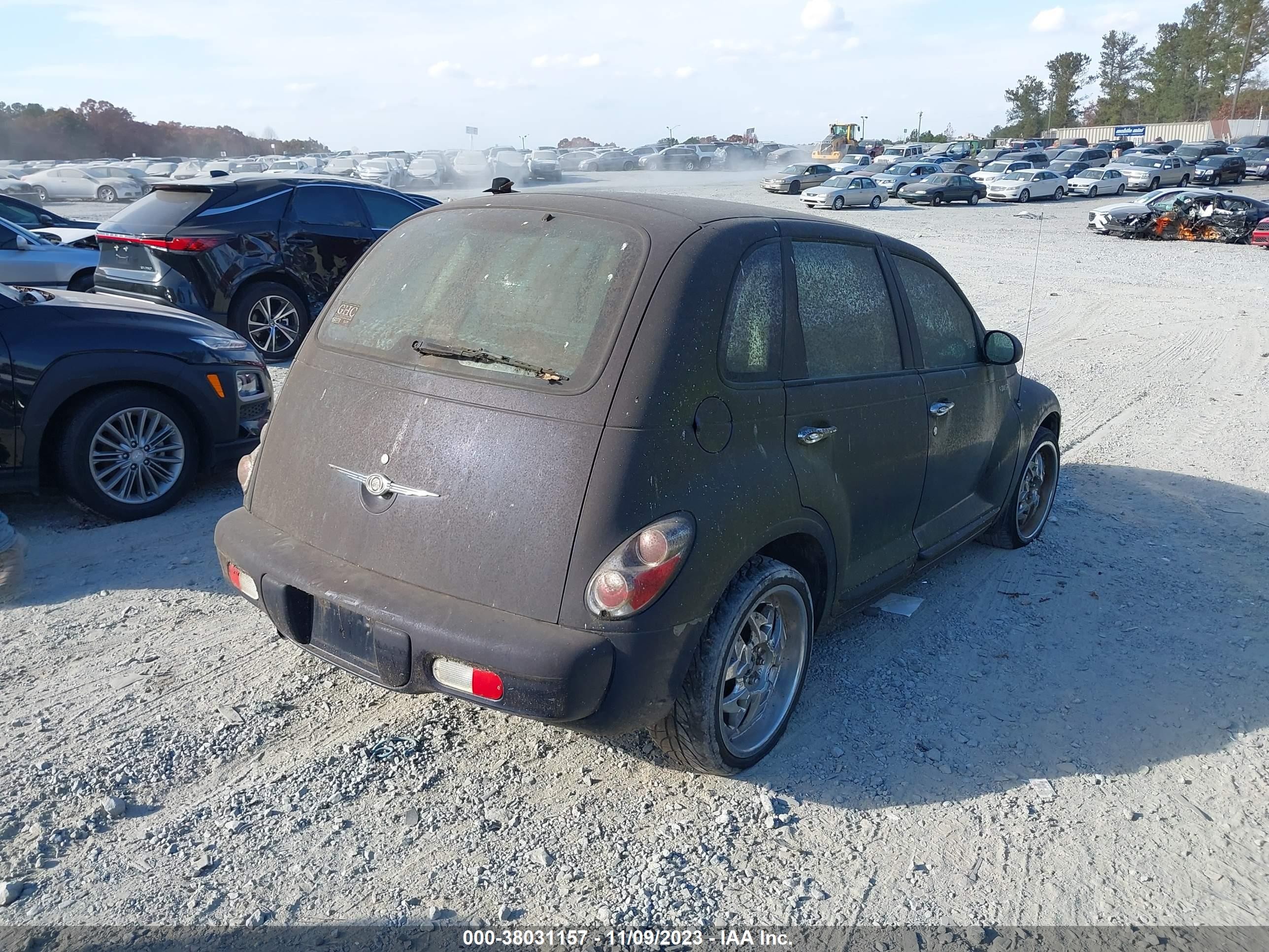 Photo 3 VIN: 3C4FY48B92T303722 - CHRYSLER PT CRUISER 