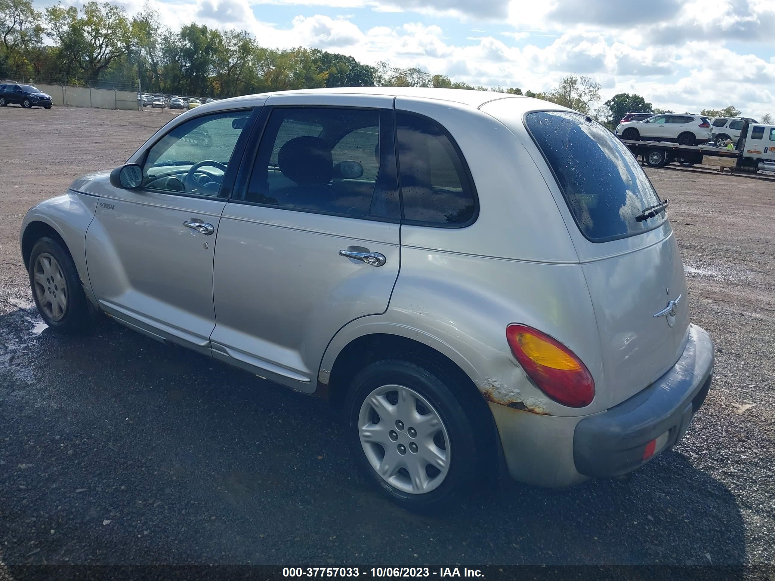 Photo 2 VIN: 3C4FY48B92T328300 - CHRYSLER PT CRUISER 