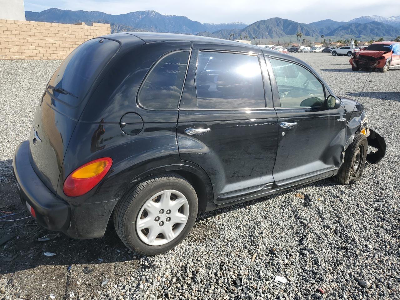 Photo 2 VIN: 3C4FY48BX2T283366 - CHRYSLER PT CRUISER 