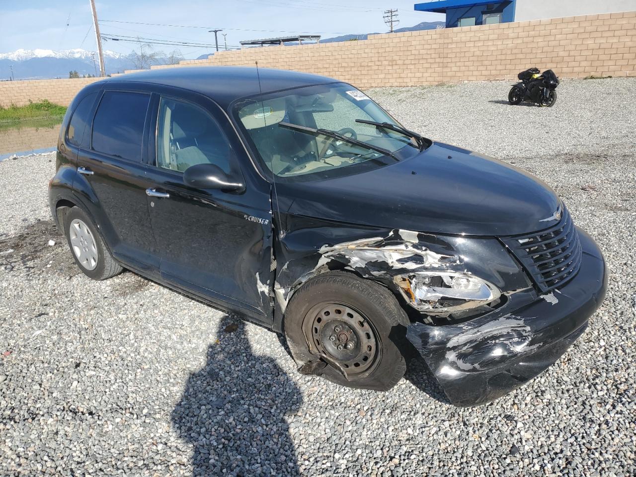 Photo 3 VIN: 3C4FY48BX2T283366 - CHRYSLER PT CRUISER 