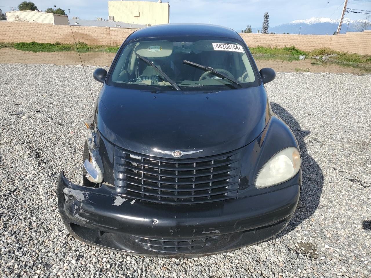 Photo 4 VIN: 3C4FY48BX2T283366 - CHRYSLER PT CRUISER 