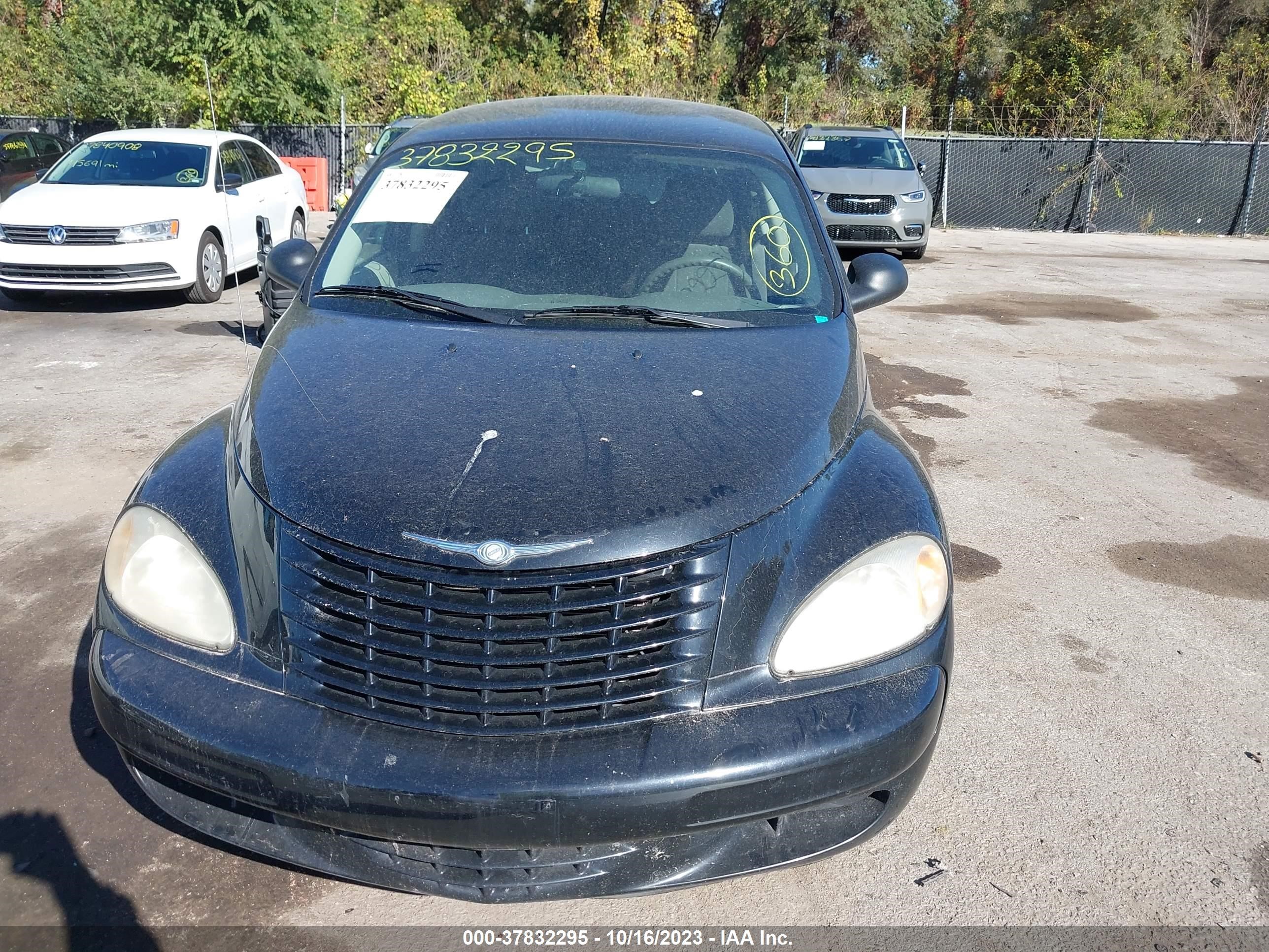 Photo 5 VIN: 3C4FY48BX4T251603 - CHRYSLER PT CRUISER 