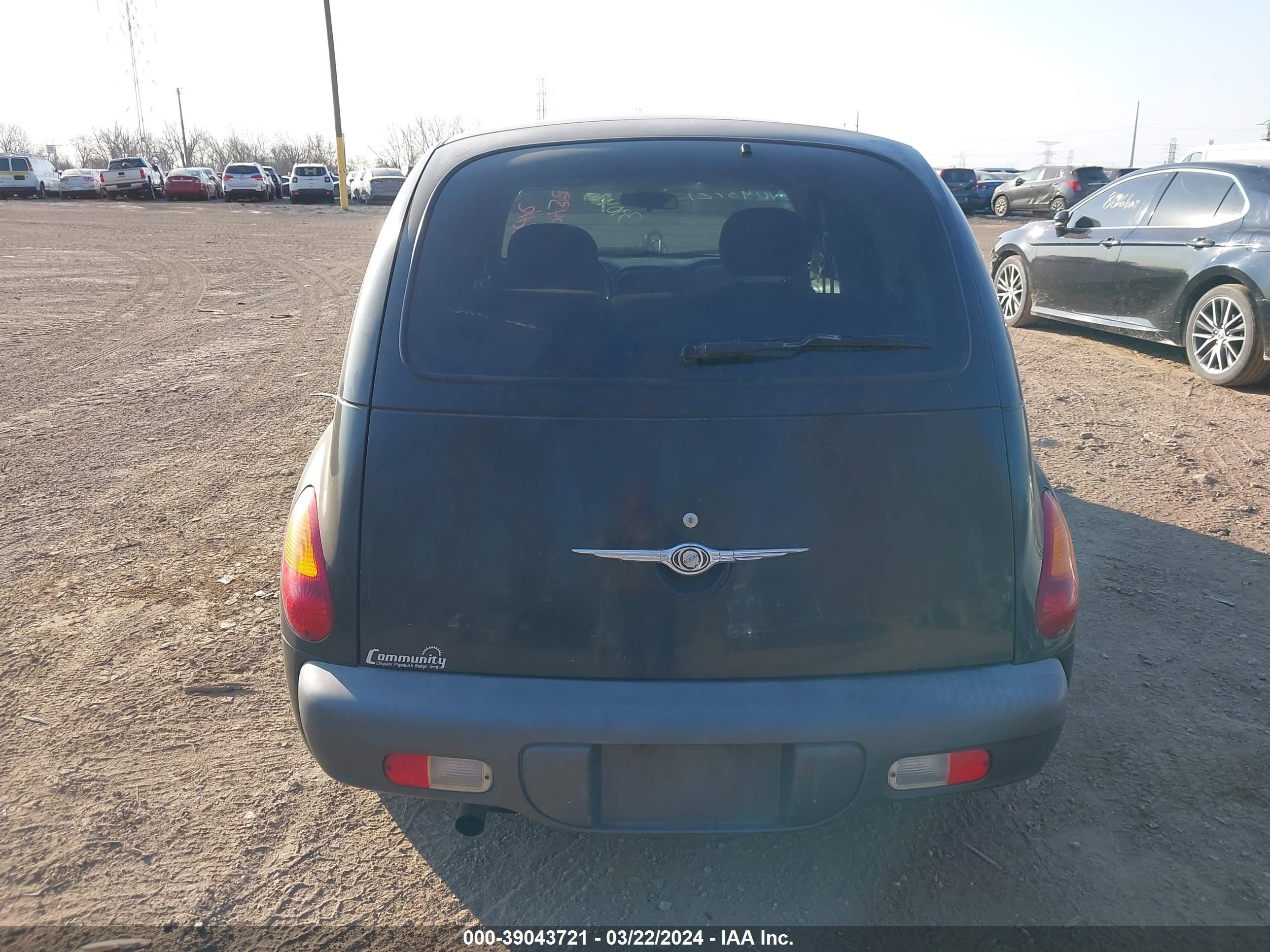 Photo 15 VIN: 3C4FY4BB21T602265 - CHRYSLER PT CRUISER 