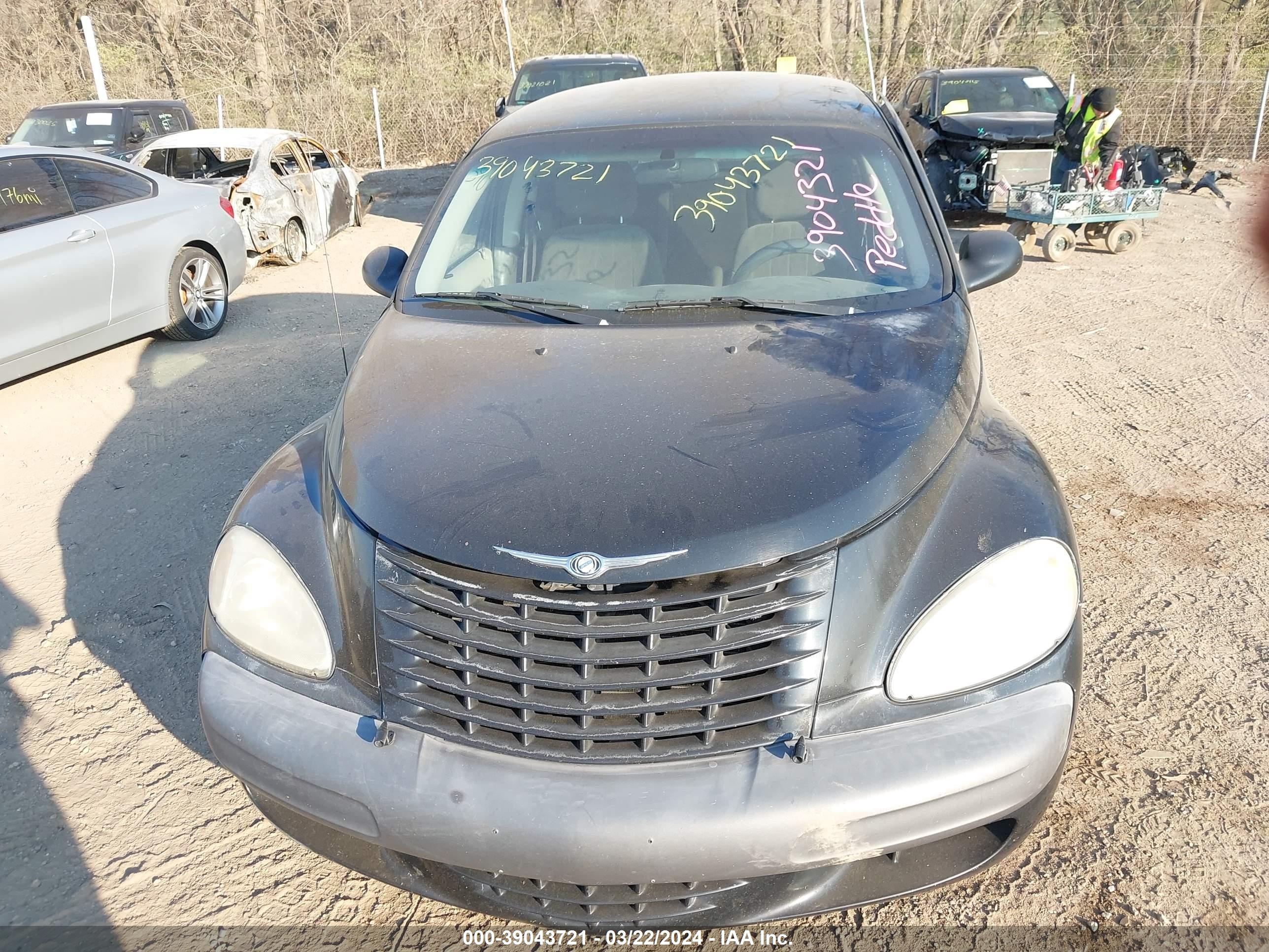 Photo 16 VIN: 3C4FY4BB21T602265 - CHRYSLER PT CRUISER 