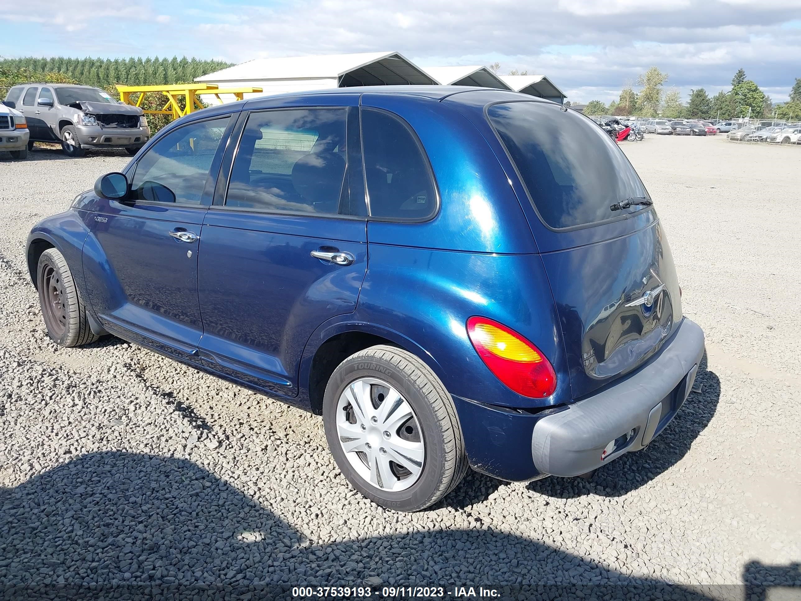 Photo 2 VIN: 3C4FY4BBX1T253520 - CHRYSLER PT CRUISER 