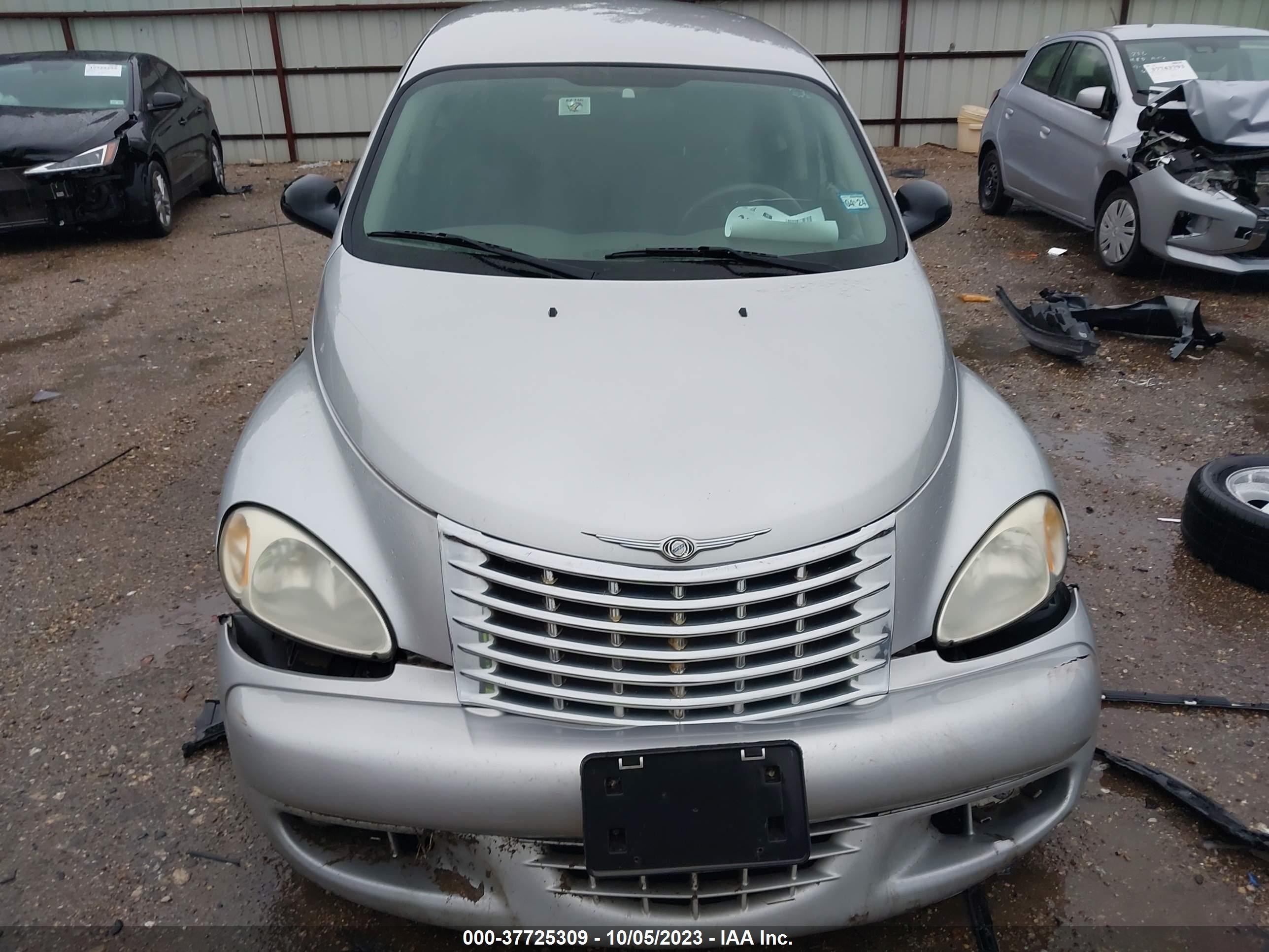 Photo 12 VIN: 3C4FY58824T227371 - CHRYSLER PT CRUISER 