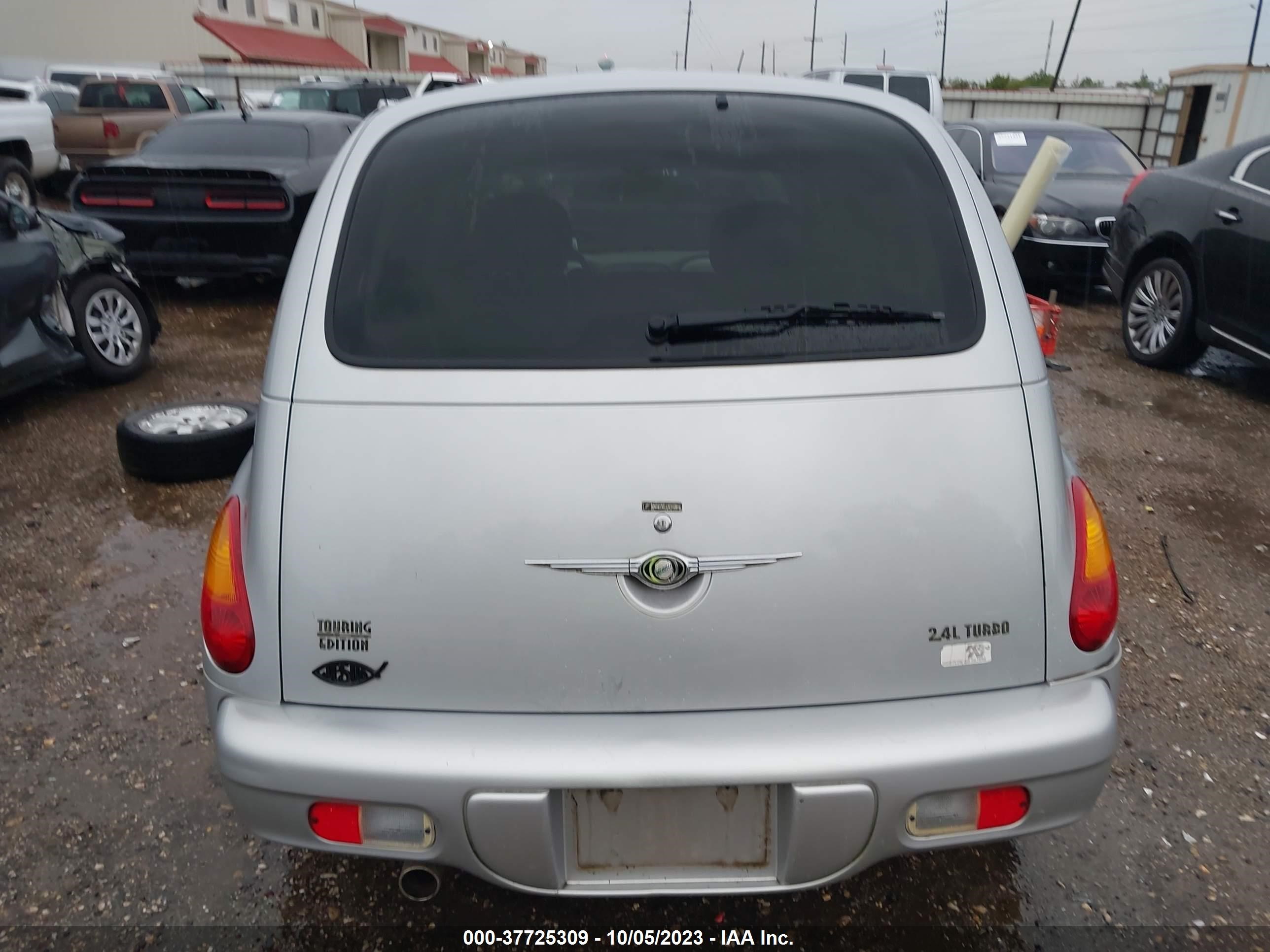 Photo 16 VIN: 3C4FY58824T227371 - CHRYSLER PT CRUISER 