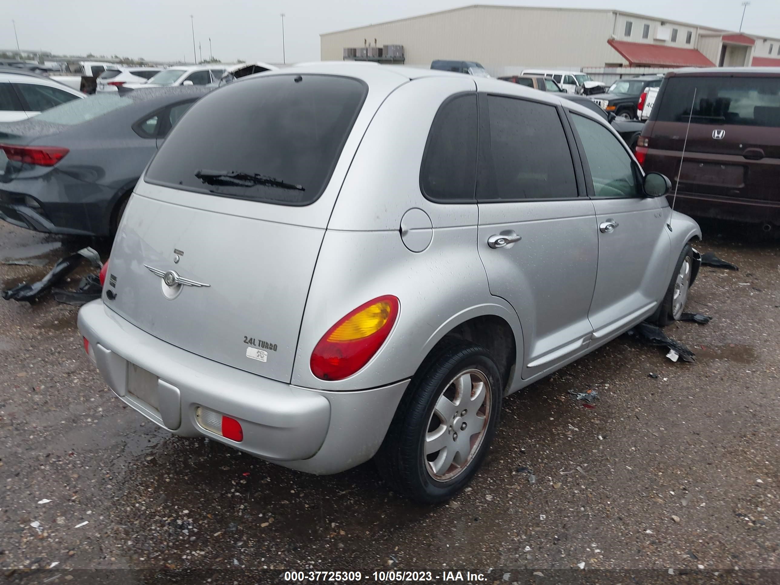 Photo 3 VIN: 3C4FY58824T227371 - CHRYSLER PT CRUISER 