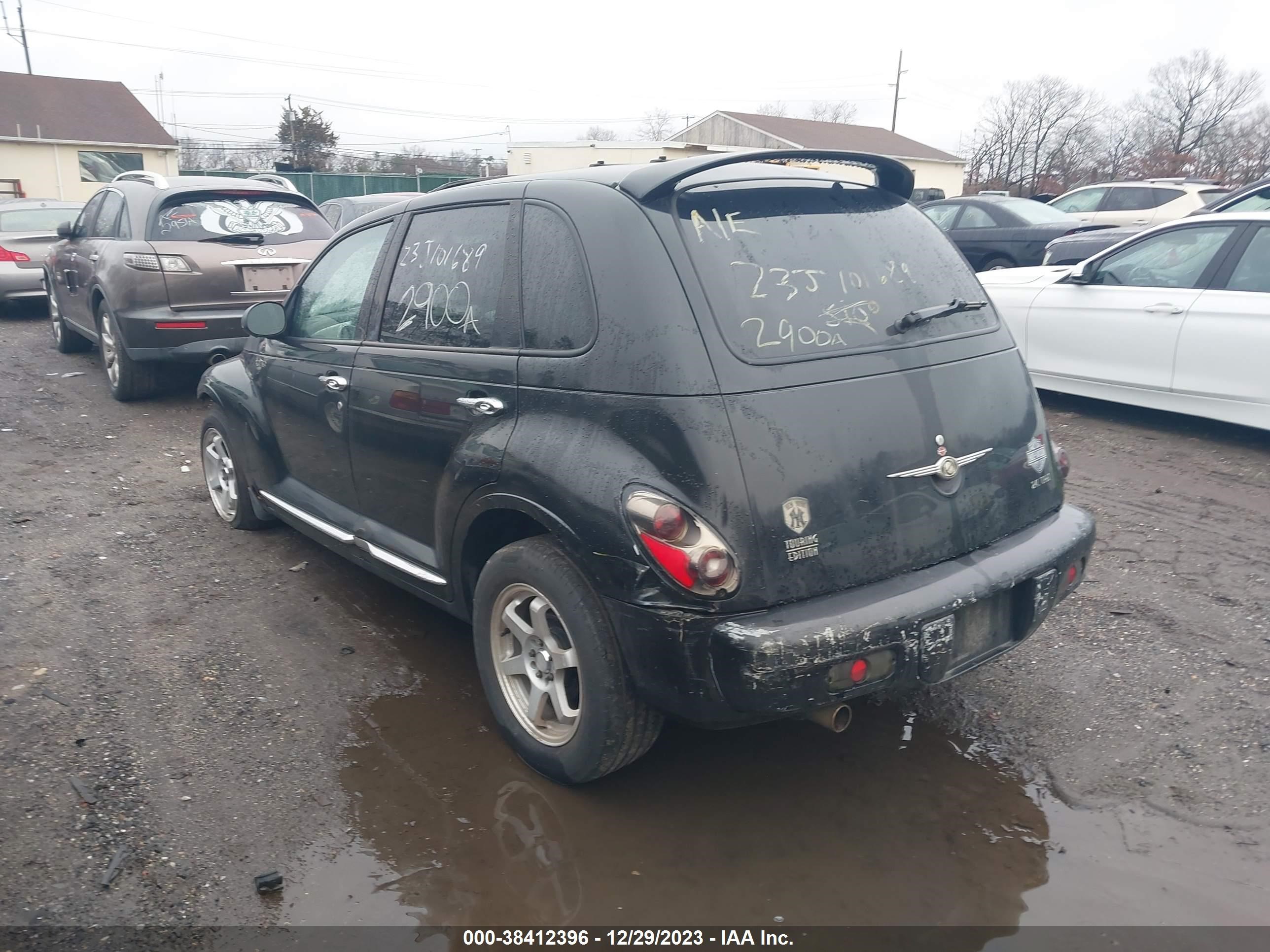 Photo 2 VIN: 3C4FY58864T213358 - CHRYSLER PT CRUISER 