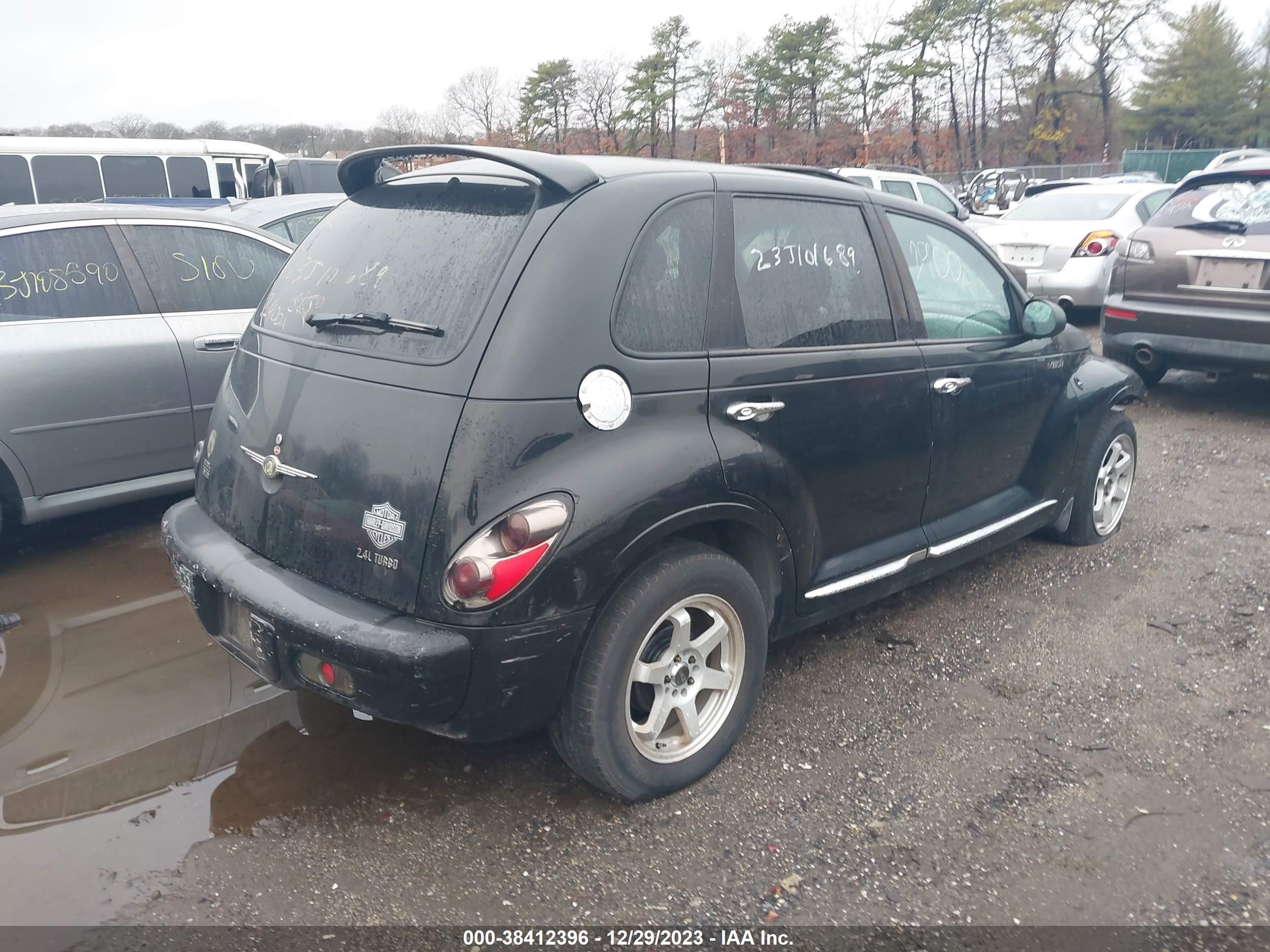 Photo 3 VIN: 3C4FY58864T213358 - CHRYSLER PT CRUISER 