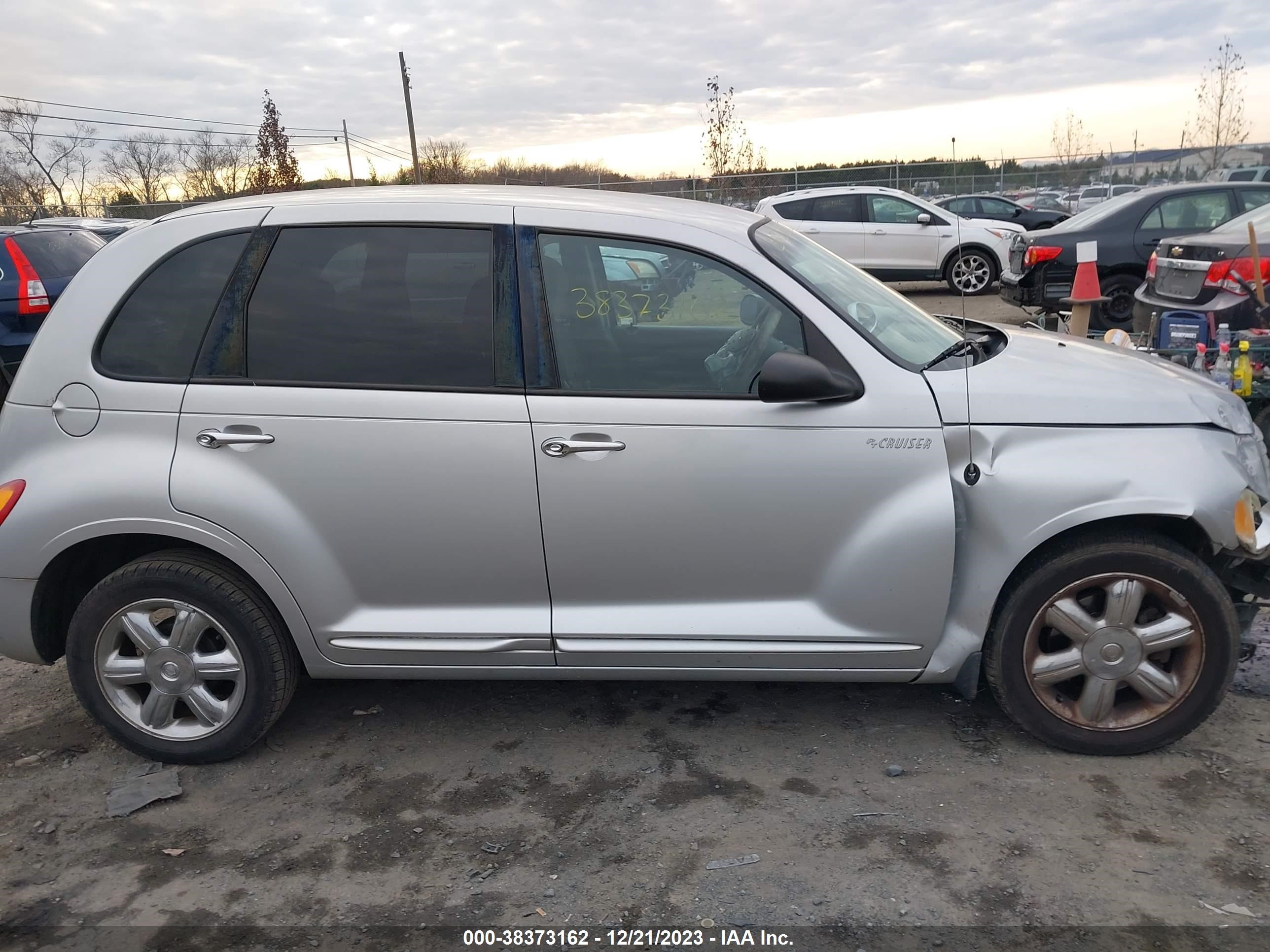 Photo 12 VIN: 3C4FY58B03T615130 - CHRYSLER PT CRUISER 