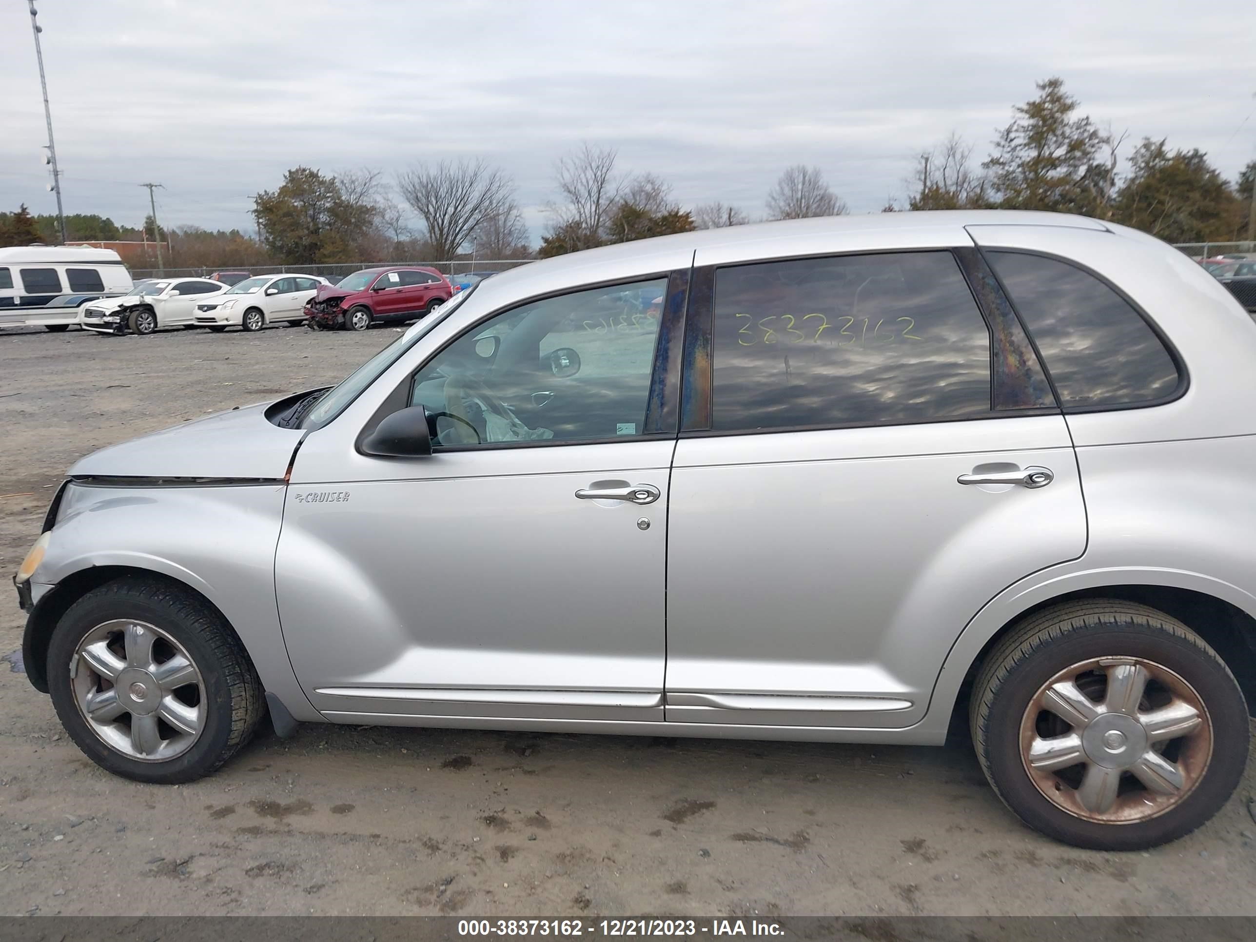 Photo 13 VIN: 3C4FY58B03T615130 - CHRYSLER PT CRUISER 