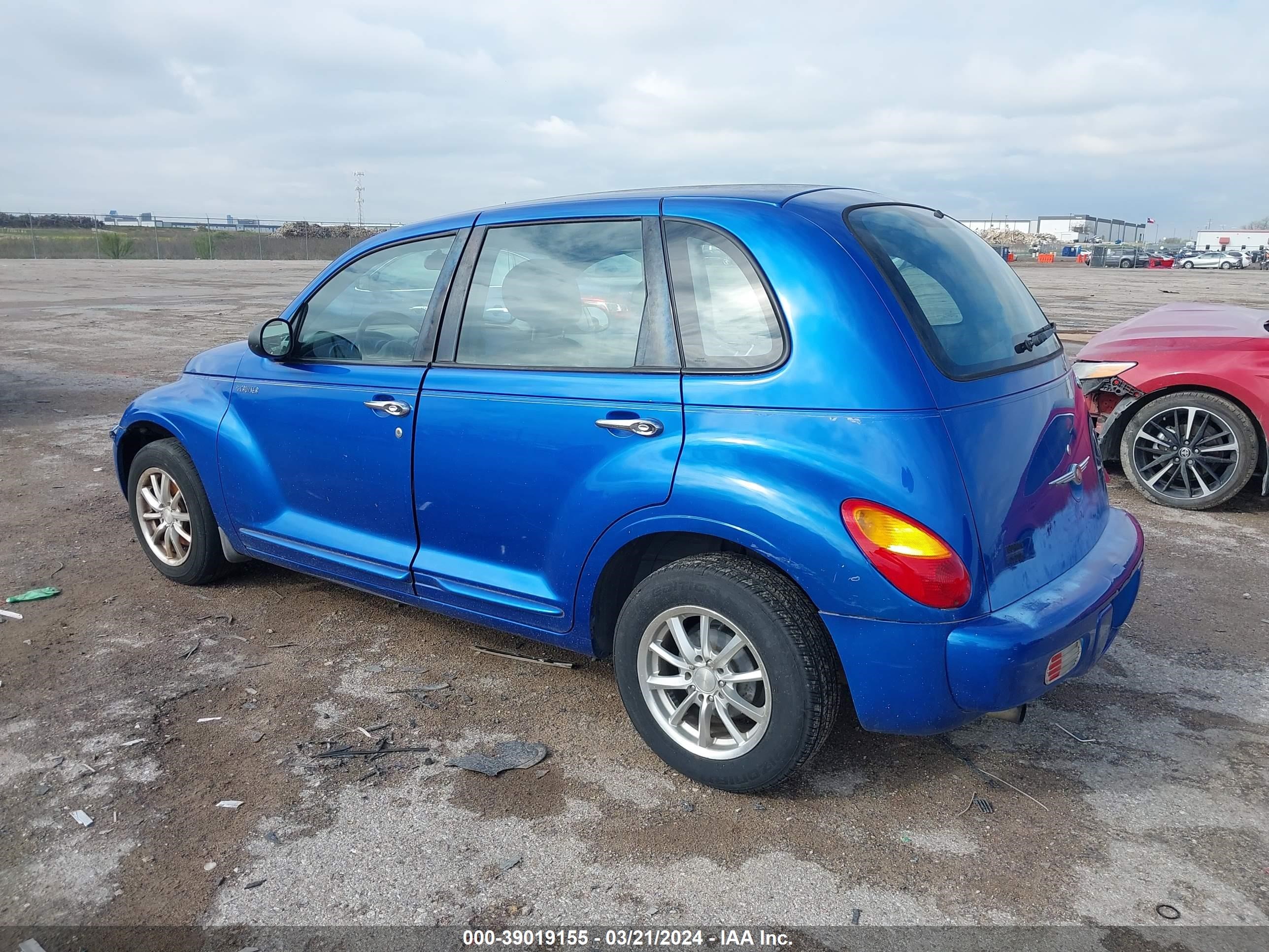 Photo 2 VIN: 3C4FY58B15T532860 - CHRYSLER PT CRUISER 