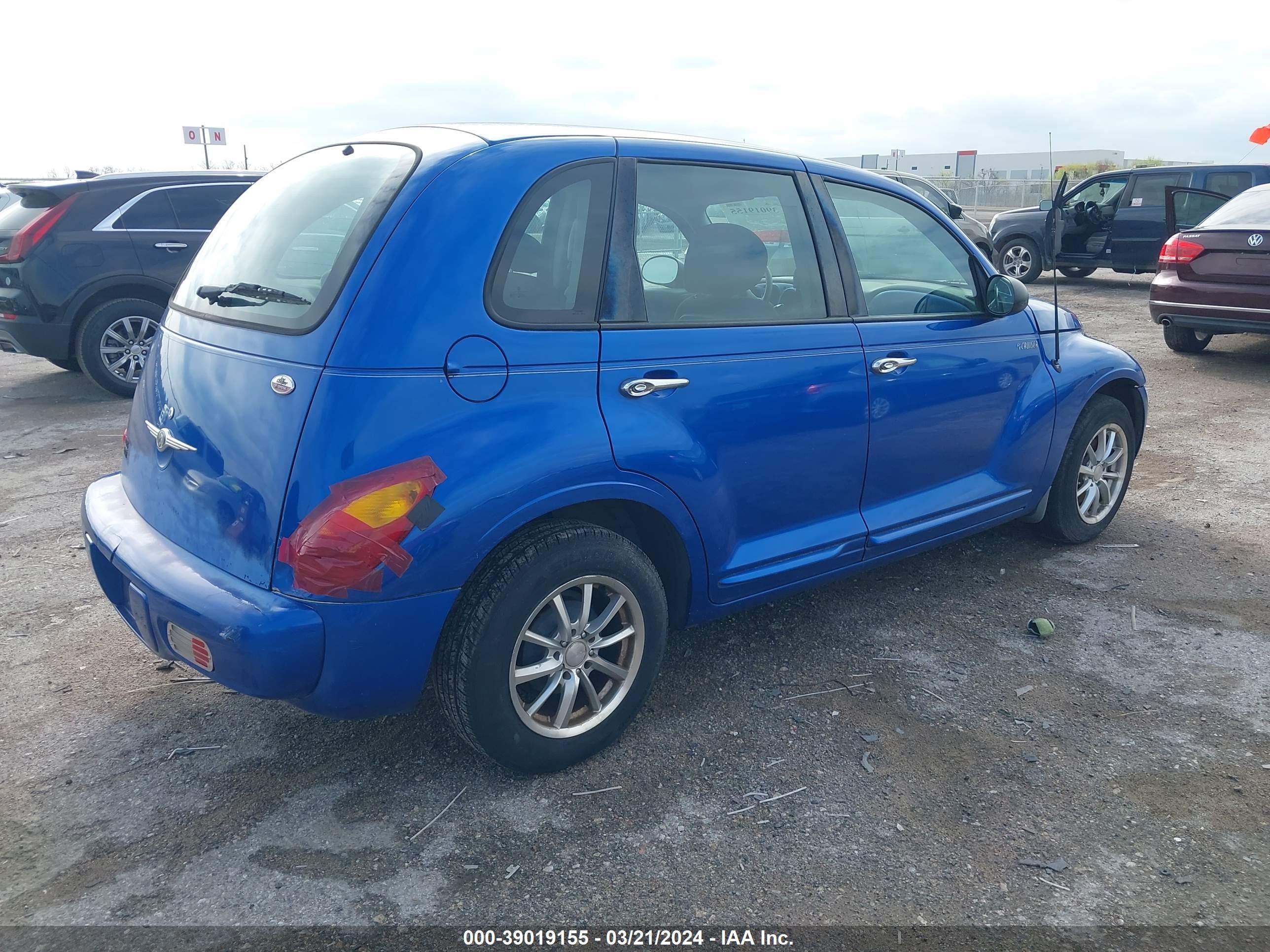 Photo 3 VIN: 3C4FY58B15T532860 - CHRYSLER PT CRUISER 