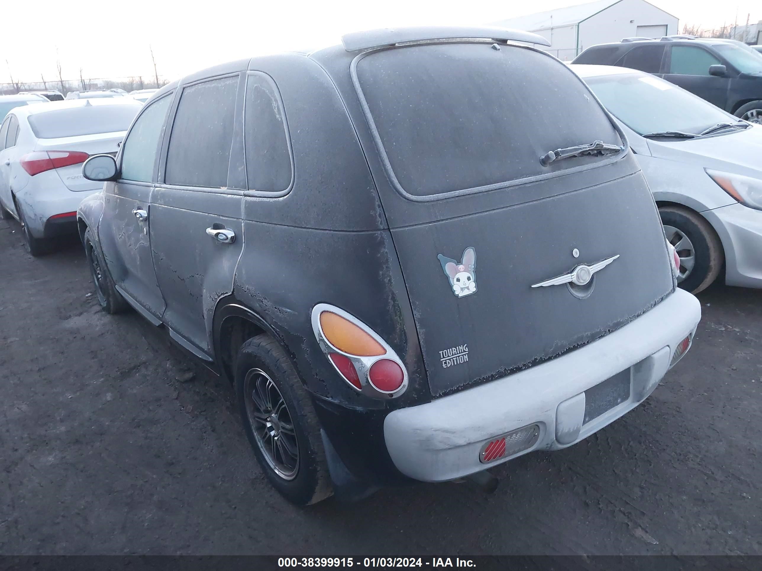 Photo 2 VIN: 3C4FY58B22T287160 - CHRYSLER PT CRUISER 