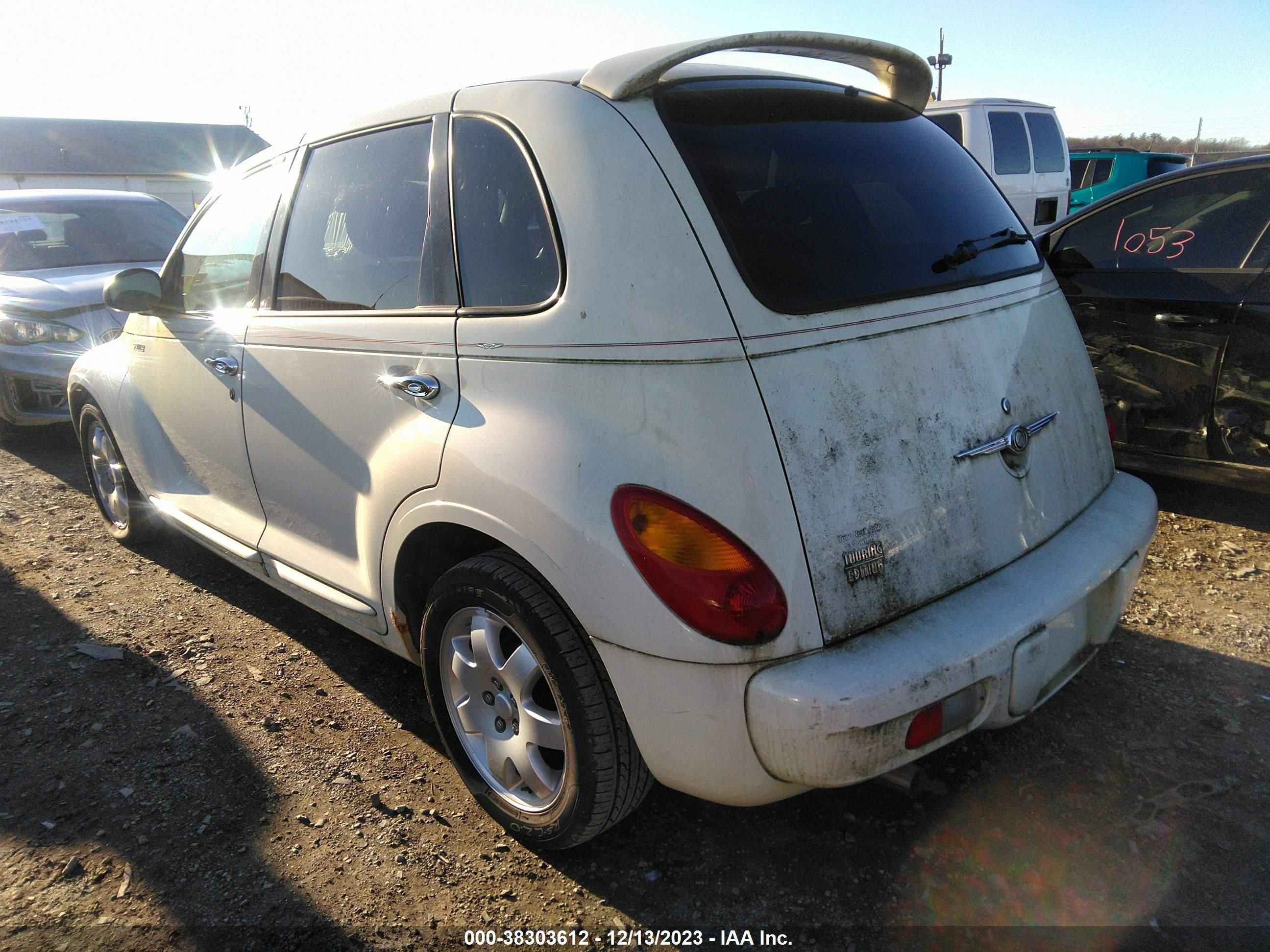 Photo 2 VIN: 3C4FY58B24T310648 - CHRYSLER PT CRUISER 