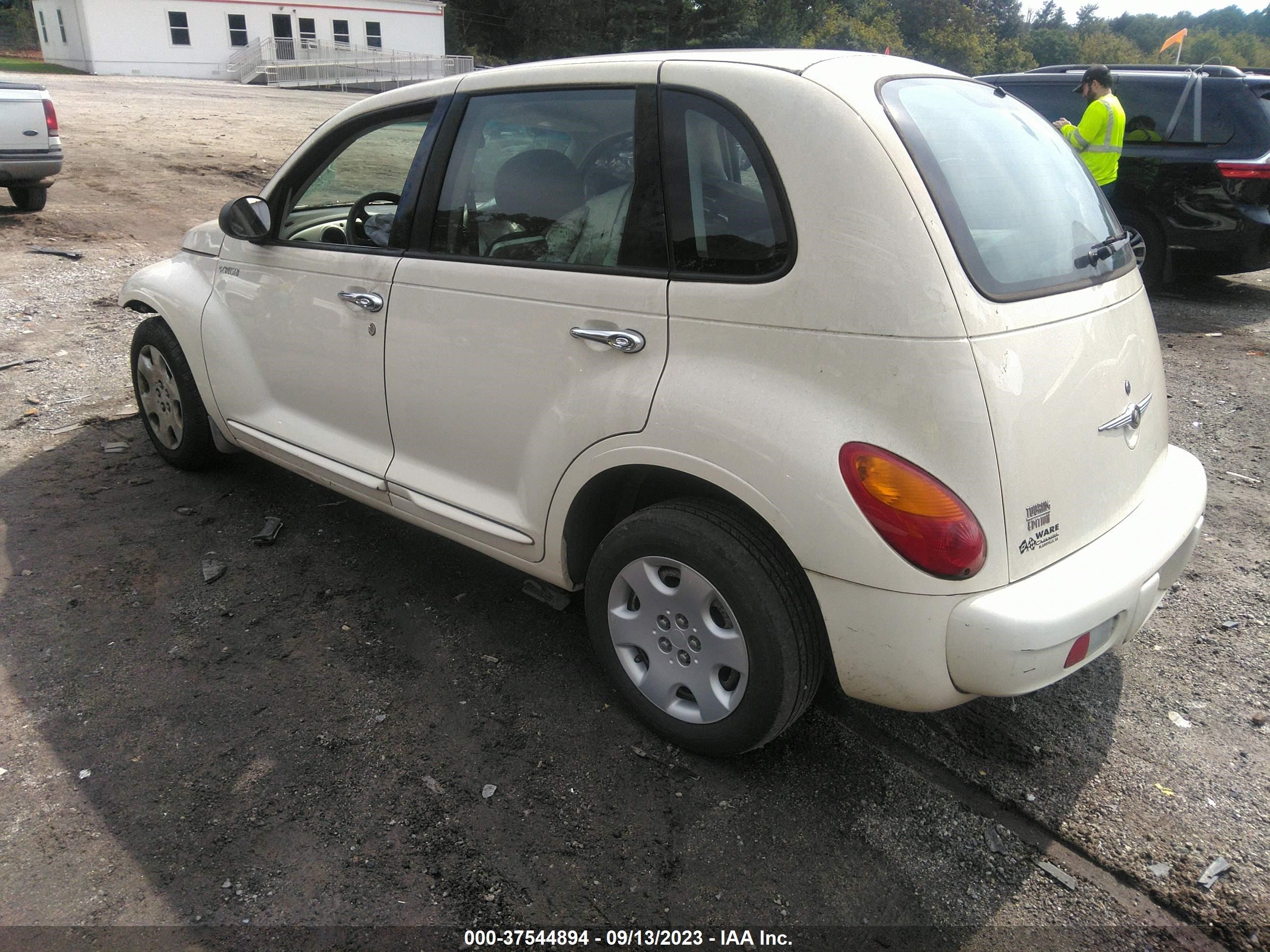 Photo 2 VIN: 3C4FY58B35T519981 - CHRYSLER PT CRUISER 