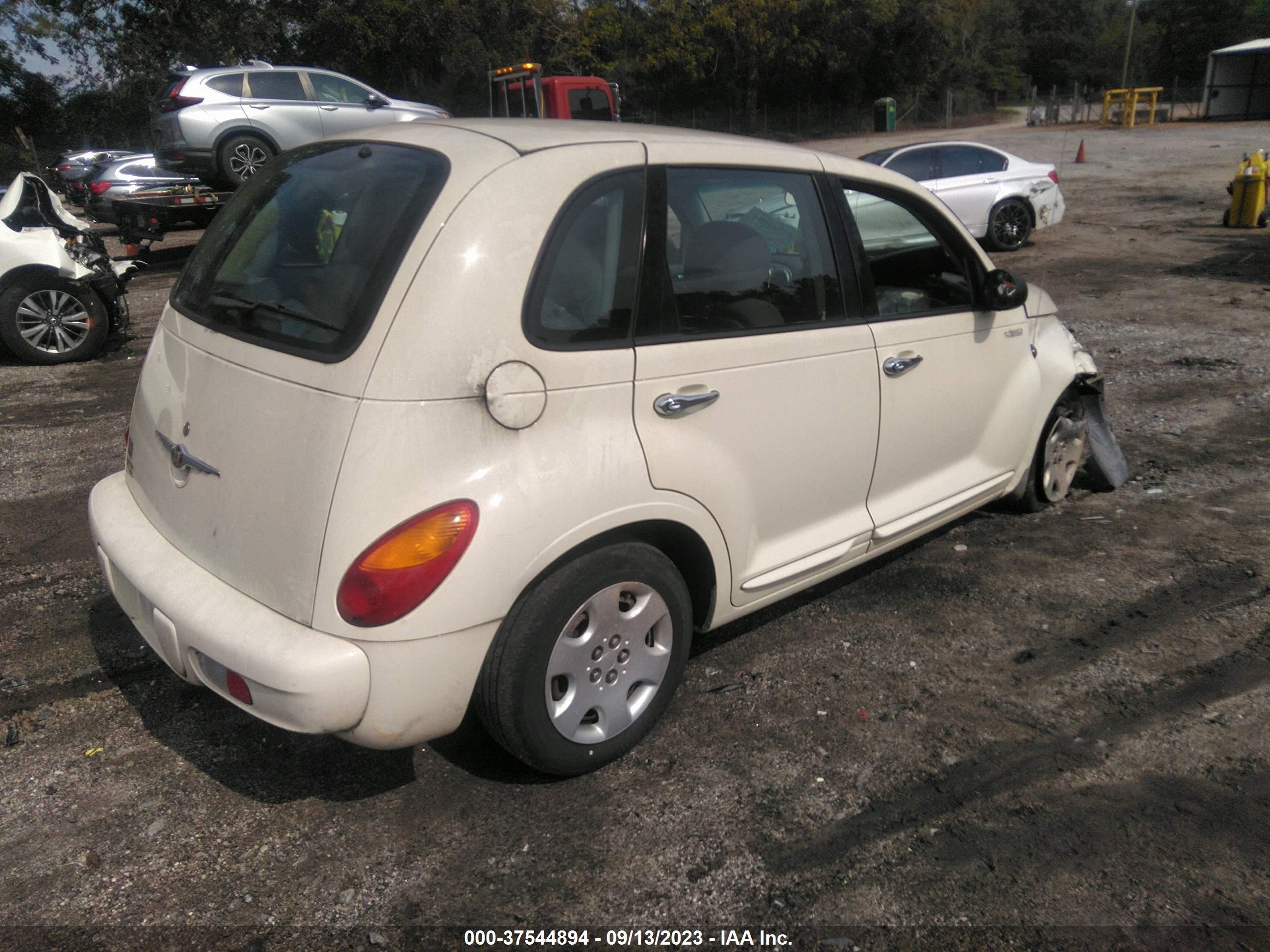 Photo 3 VIN: 3C4FY58B35T519981 - CHRYSLER PT CRUISER 