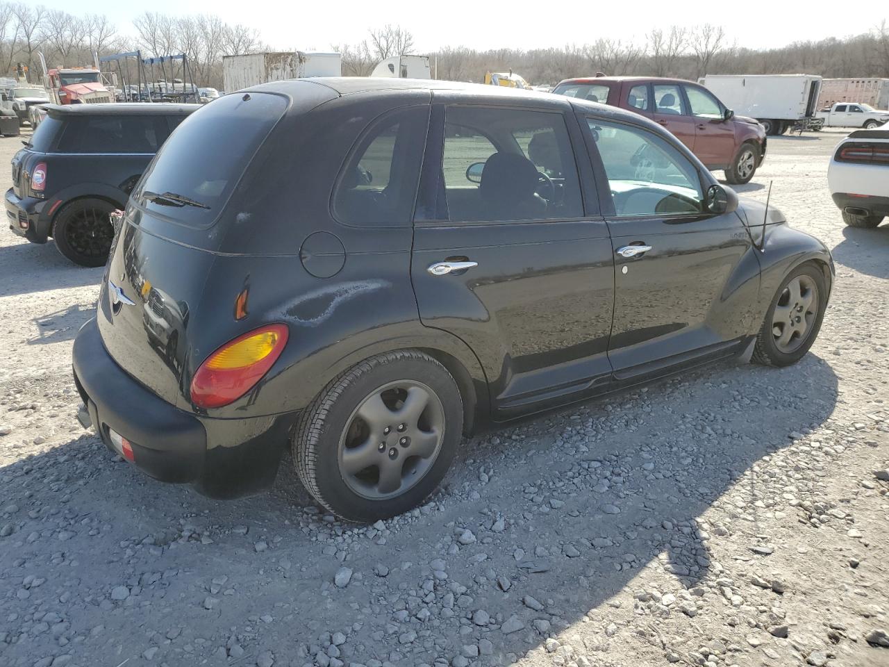 Photo 2 VIN: 3C4FY58B52T286634 - CHRYSLER PT CRUISER 