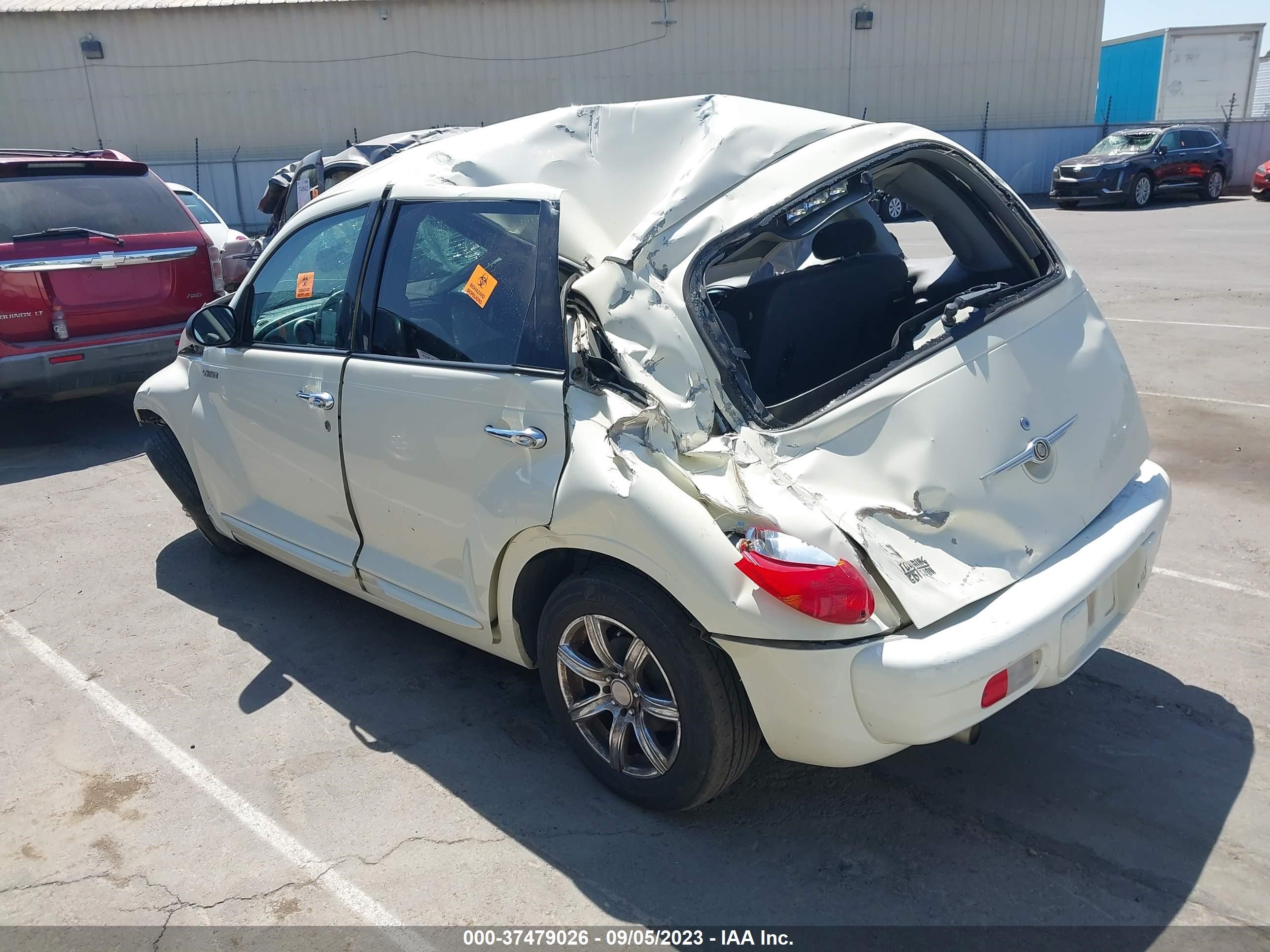 Photo 2 VIN: 3C4FY58B55T574271 - CHRYSLER PT CRUISER 