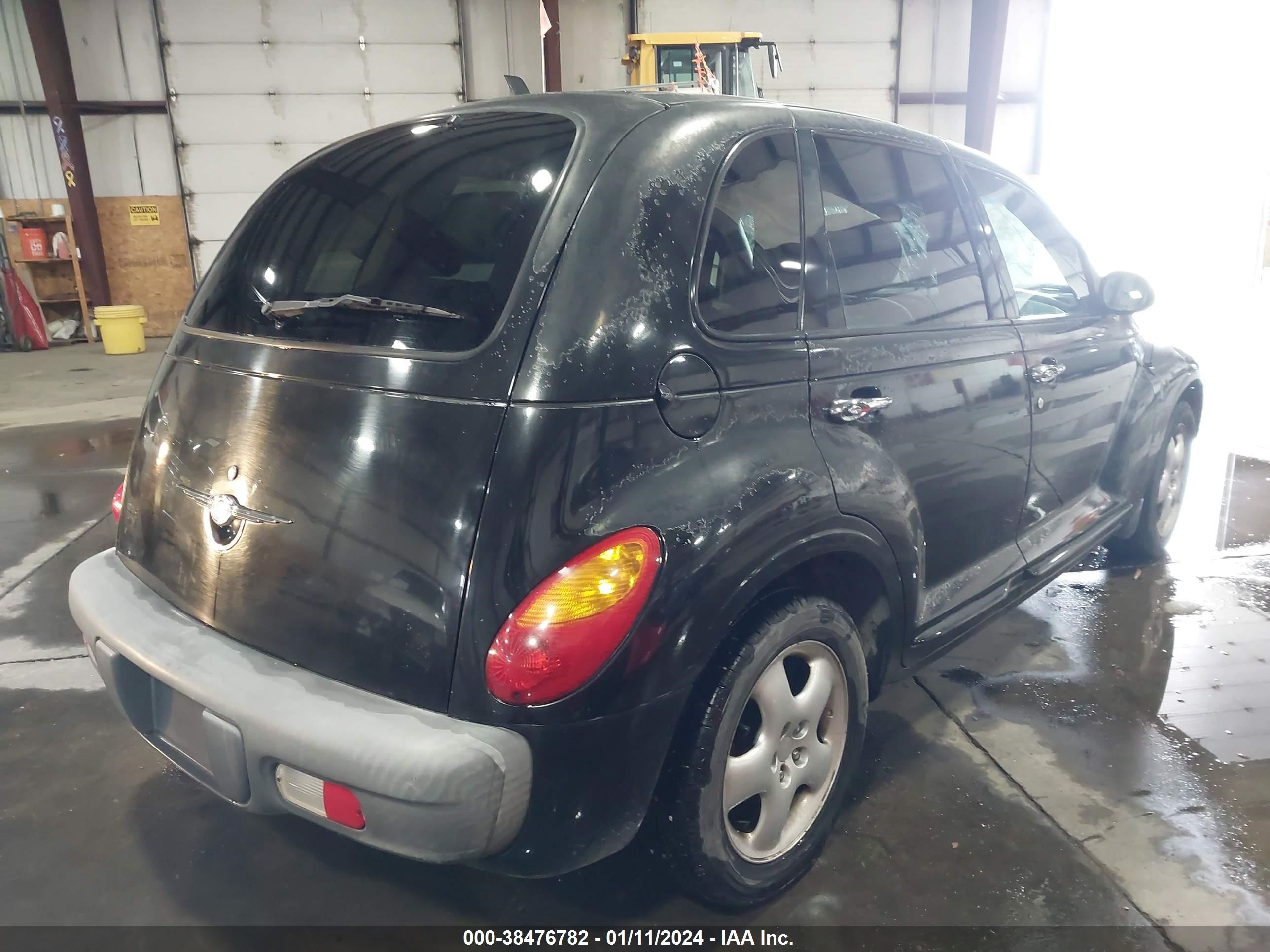 Photo 3 VIN: 3C4FY58B72T369871 - CHRYSLER PT CRUISER 