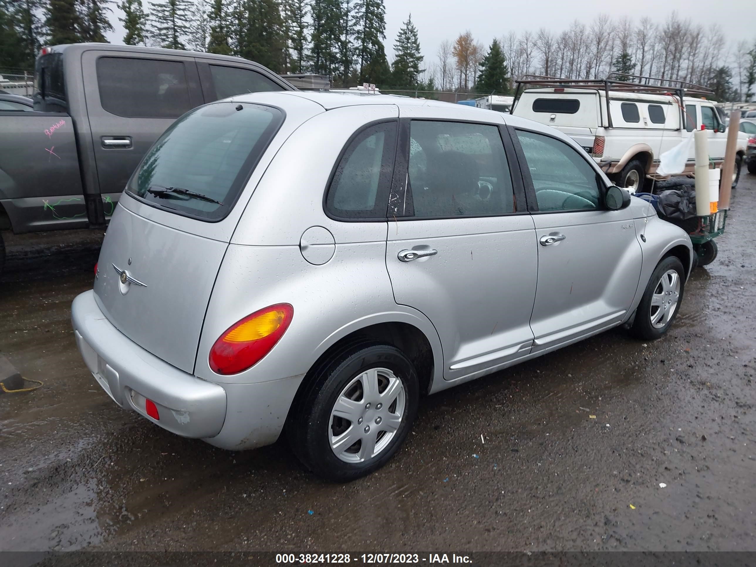 Photo 3 VIN: 3C4FY58B85T564513 - CHRYSLER PT CRUISER 